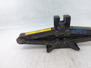 2009 Toyota Corolla Spare Scissor Car Jack