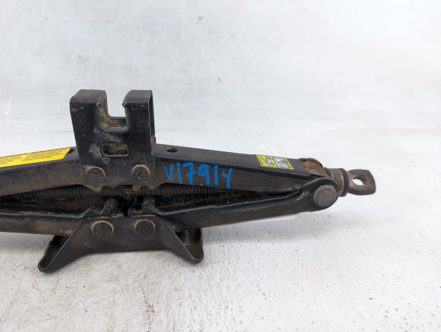 2009 Toyota Corolla Spare Scissor Car Jack - Oemusedautoparts1.com