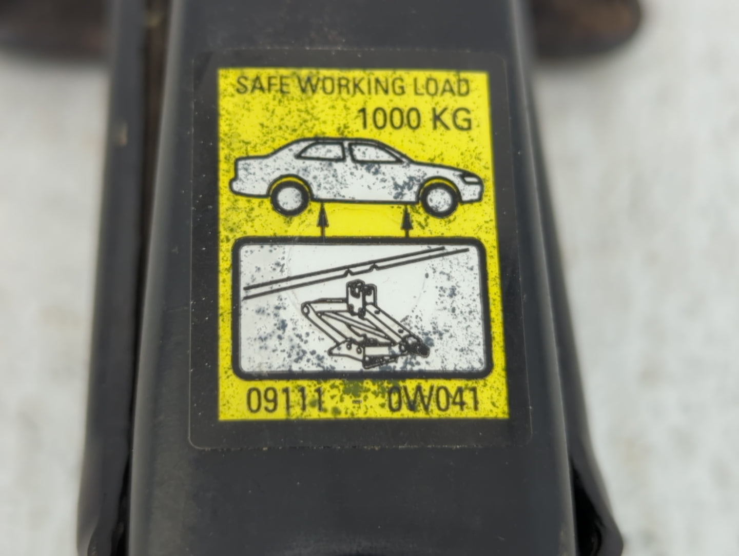 2009 Toyota Corolla Spare Scissor Car Jack - Oemusedautoparts1.com