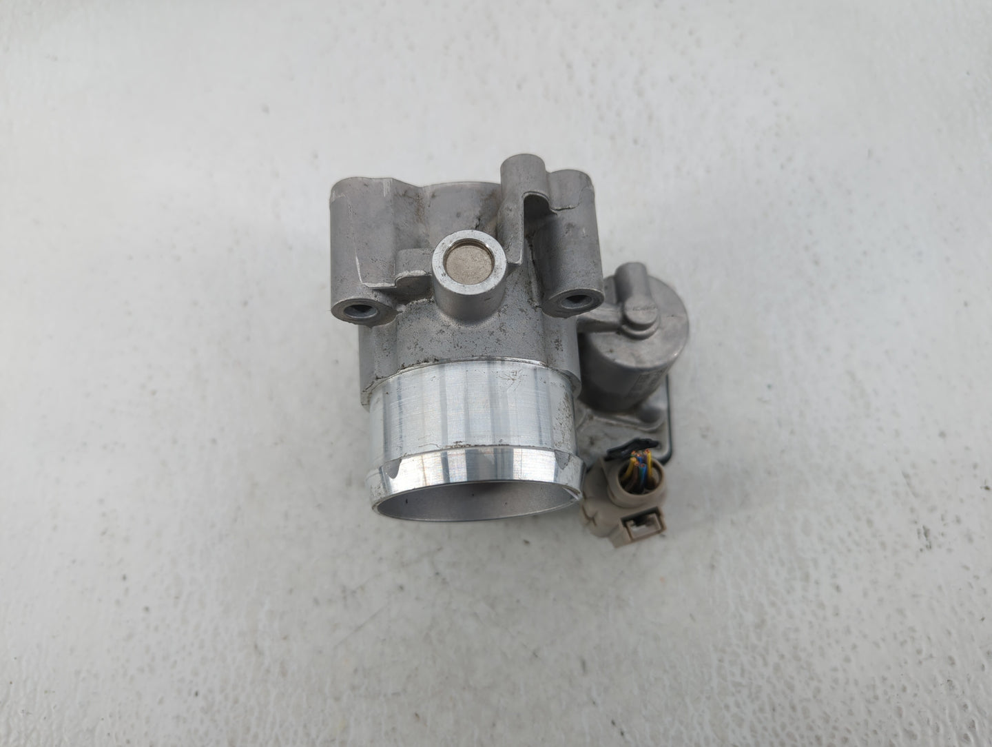 2009-2010 Toyota Corolla Throttle Body P/N:DS7G-9F991-CA Fits Fits 2009 2010 OEM Used Auto Parts - Oemusedautoparts1.com