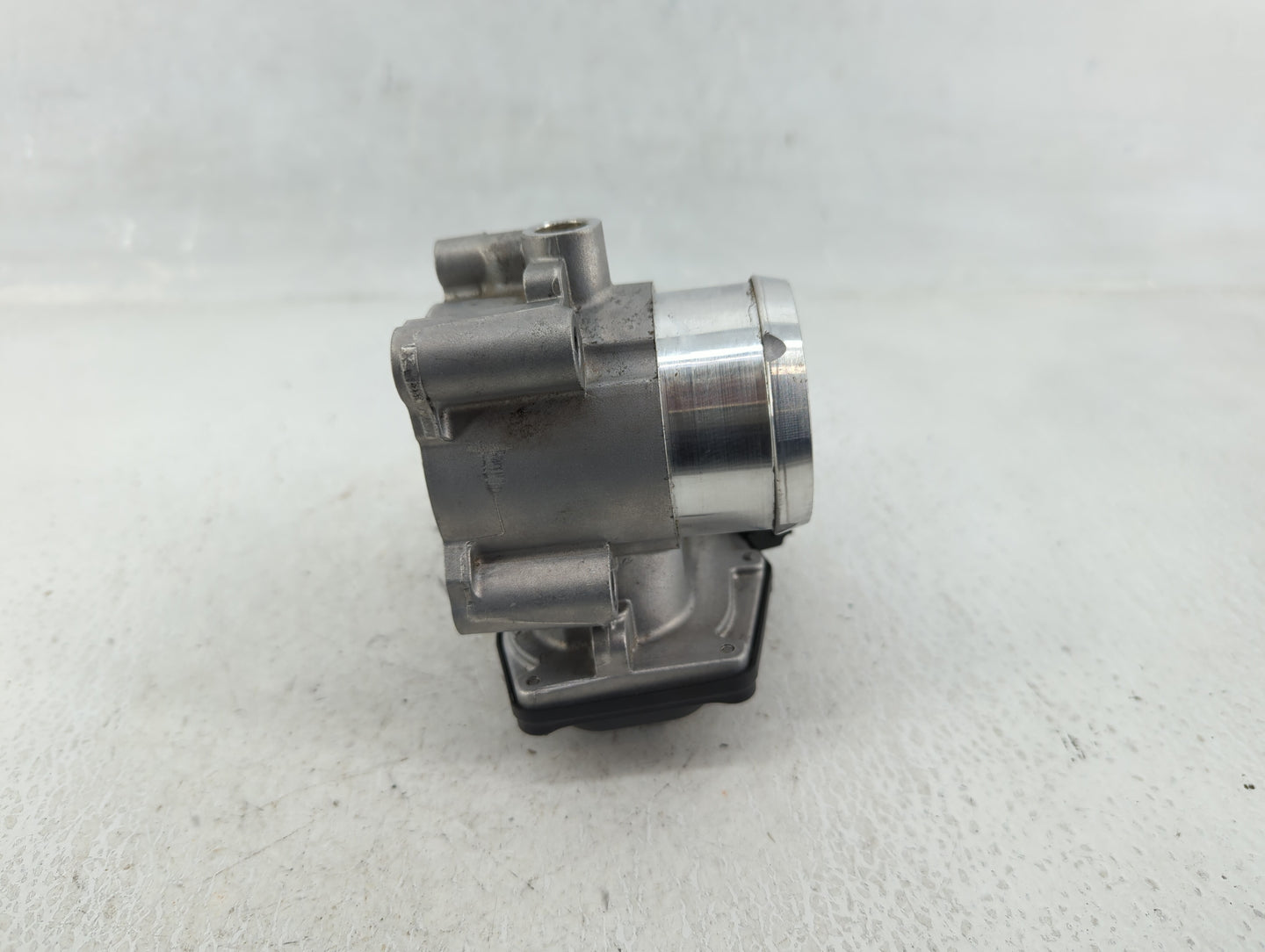 2009-2010 Toyota Corolla Throttle Body P/N:DS7G-9F991-CA Fits Fits 2009 2010 OEM Used Auto Parts - Oemusedautoparts1.com