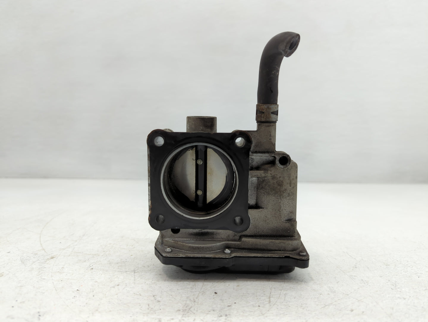 2009-2010 Toyota Corolla Throttle Body P/N:22030-0T040 Fits Fits 2009 2010 OEM Used Auto Parts - Oemusedautoparts1.com