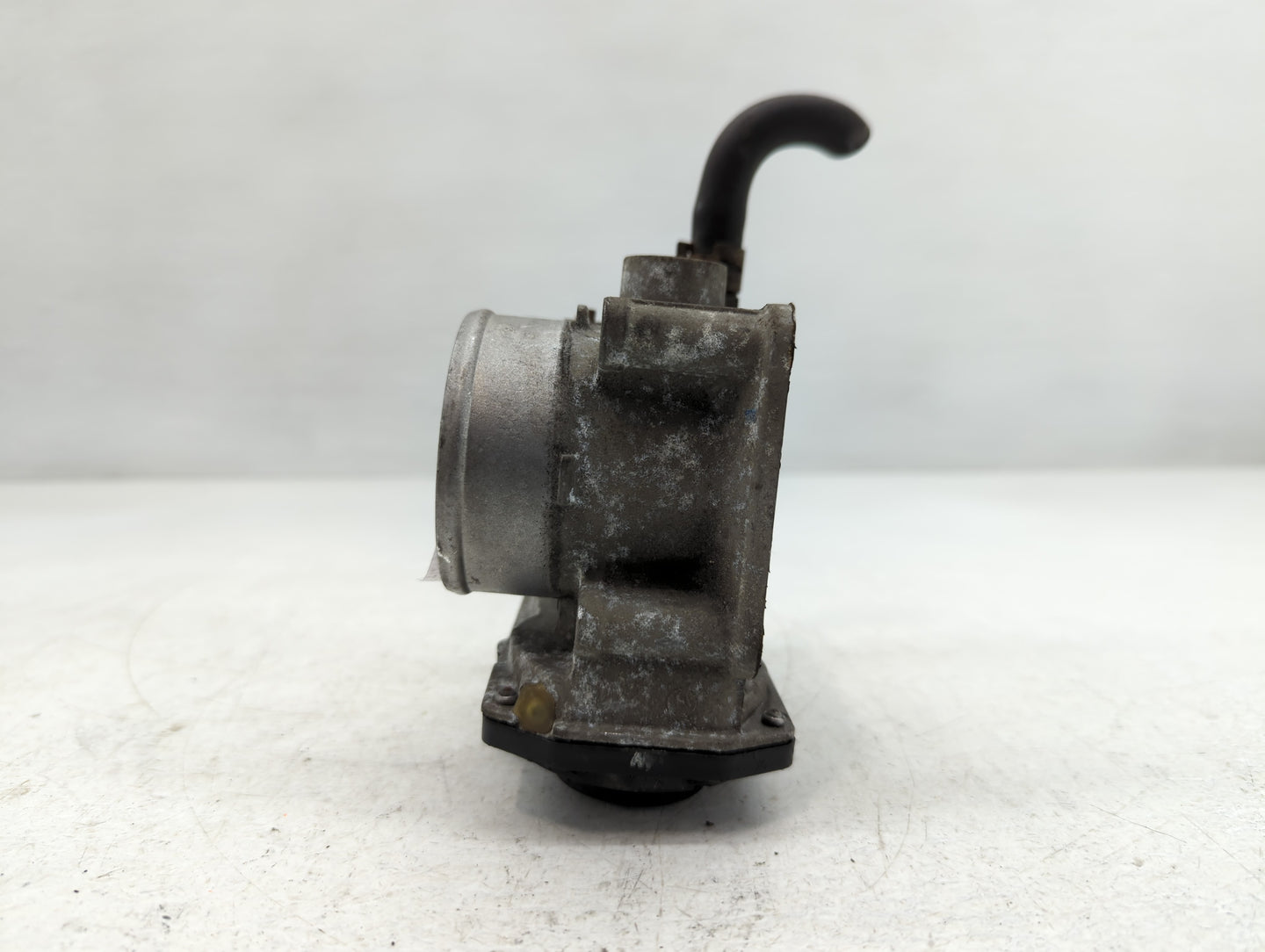 2009-2010 Toyota Corolla Throttle Body P/N:22030-0T040 Fits Fits 2009 2010 OEM Used Auto Parts - Oemusedautoparts1.com