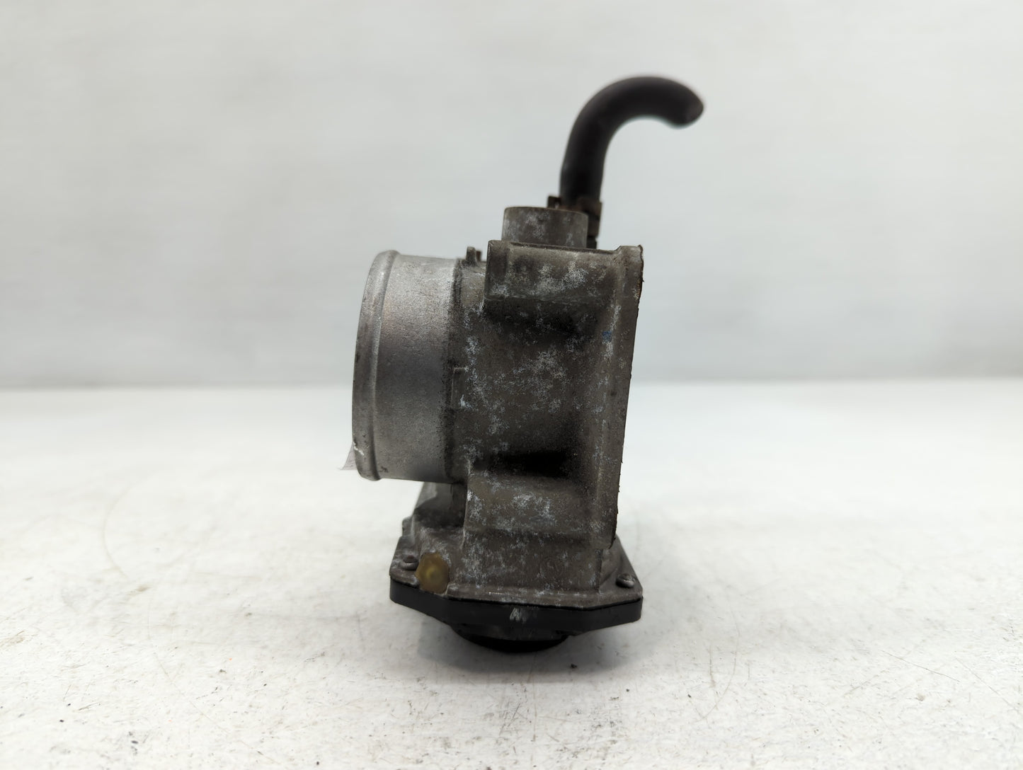 2009-2010 Toyota Corolla Throttle Body P/N:22030-0T040 Fits Fits 2009 2010 OEM Used Auto Parts - Oemusedautoparts1.com