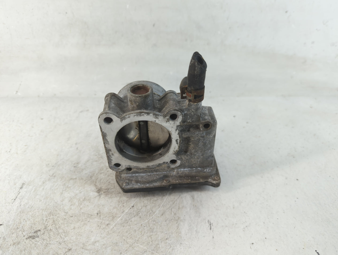 2009-2010 Toyota Corolla Throttle Body P/N:22030-37010 Fits Fits 2009 2010 OEM Used Auto Parts - Oemusedautoparts1.com