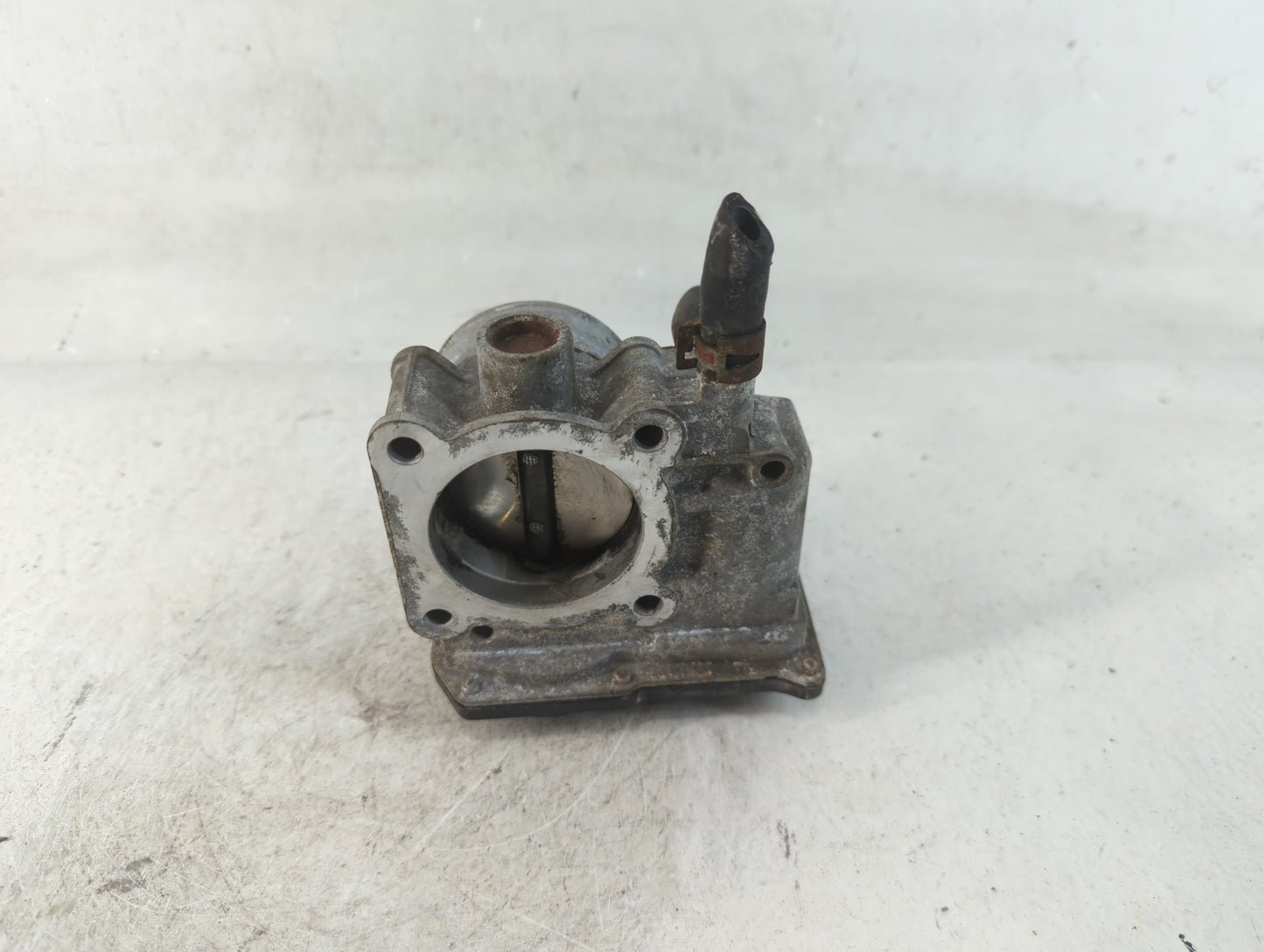 2009-2010 Toyota Corolla Throttle Body P/N:22030-37010 Fits Fits 2009 2010 OEM Used Auto Parts - Oemusedautoparts1.com