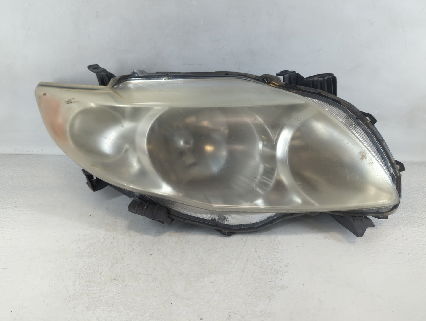2009-2010 Toyota Corolla Passenger Right Oem Head Light Headlight Lamp - Oemusedautoparts1.com