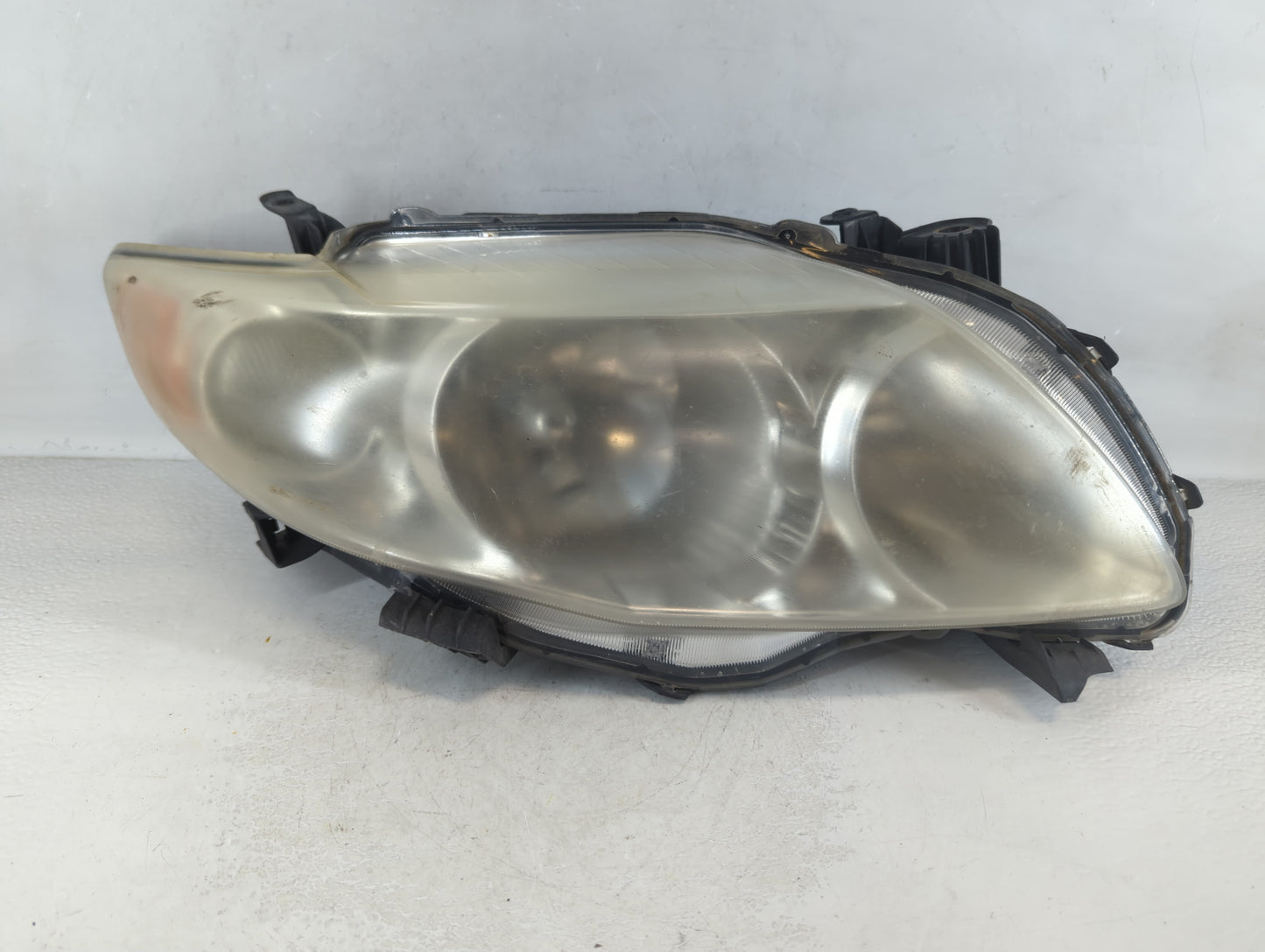 2009-2010 Toyota Corolla Passenger Right Oem Head Light Headlight Lamp - Oemusedautoparts1.com