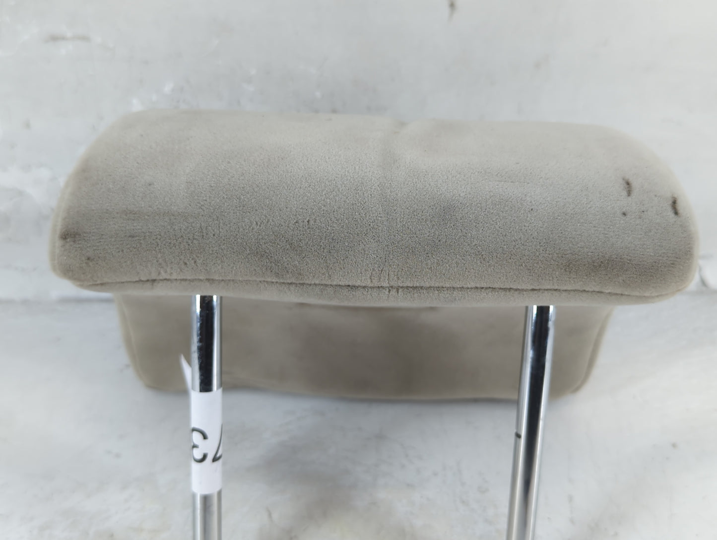 2009 Toyota Corolla Headrest Head Rest Rear Center Seat Fits OEM Used Auto Parts - Oemusedautoparts1.com