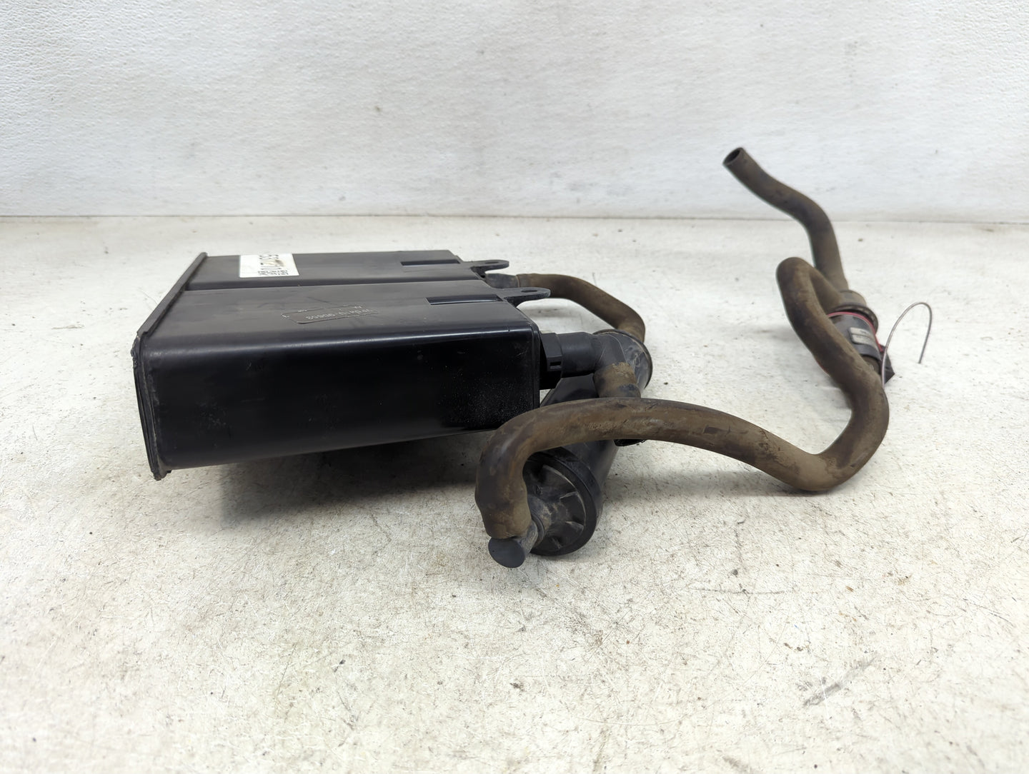 2009 Toyota Crown Fuel Vapor Charcoal Canister - Oemusedautoparts1.com