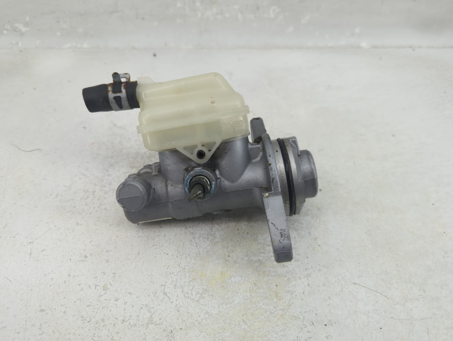 2008-2019 Toyota Highlander Brake Master Cylinder 1313837 - Oemusedautoparts1.com