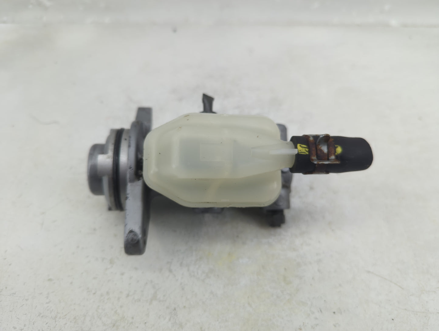 2008-2019 Toyota Highlander Brake Master Cylinder 1313837 - Oemusedautoparts1.com