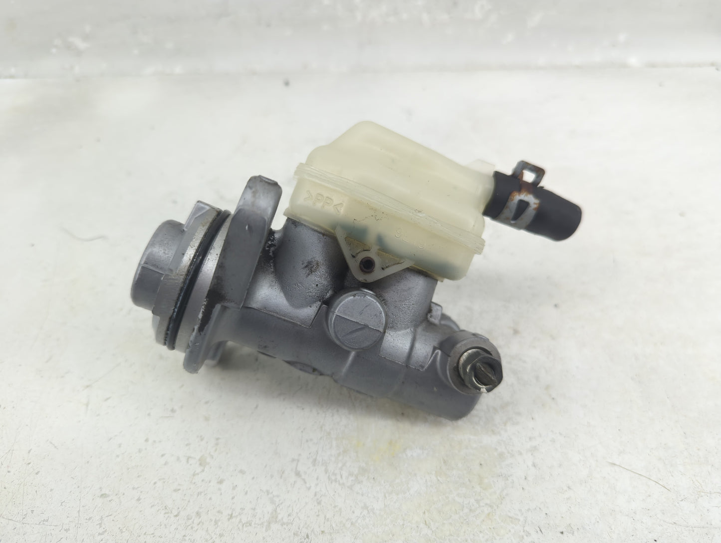 2008-2019 Toyota Highlander Brake Master Cylinder 1313837 - Oemusedautoparts1.com