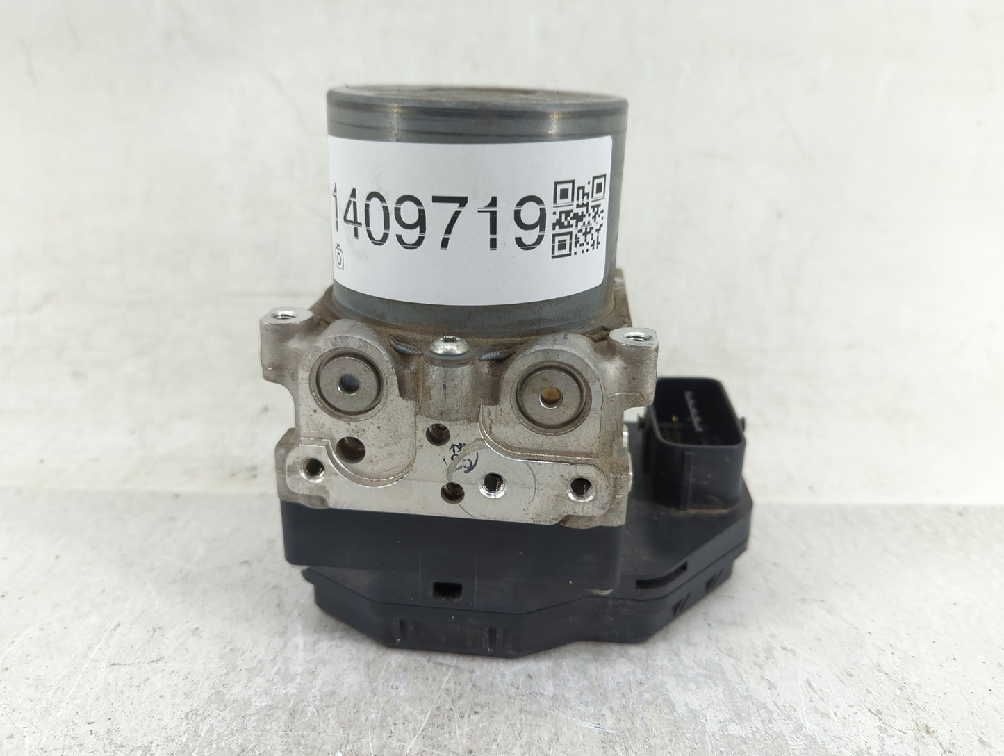 2009-2010 Toyota Highlander ABS Pump Control Module Replacement P/N:44540-48420 Fits Fits 2009 2010 OEM Used Auto Parts - Oe