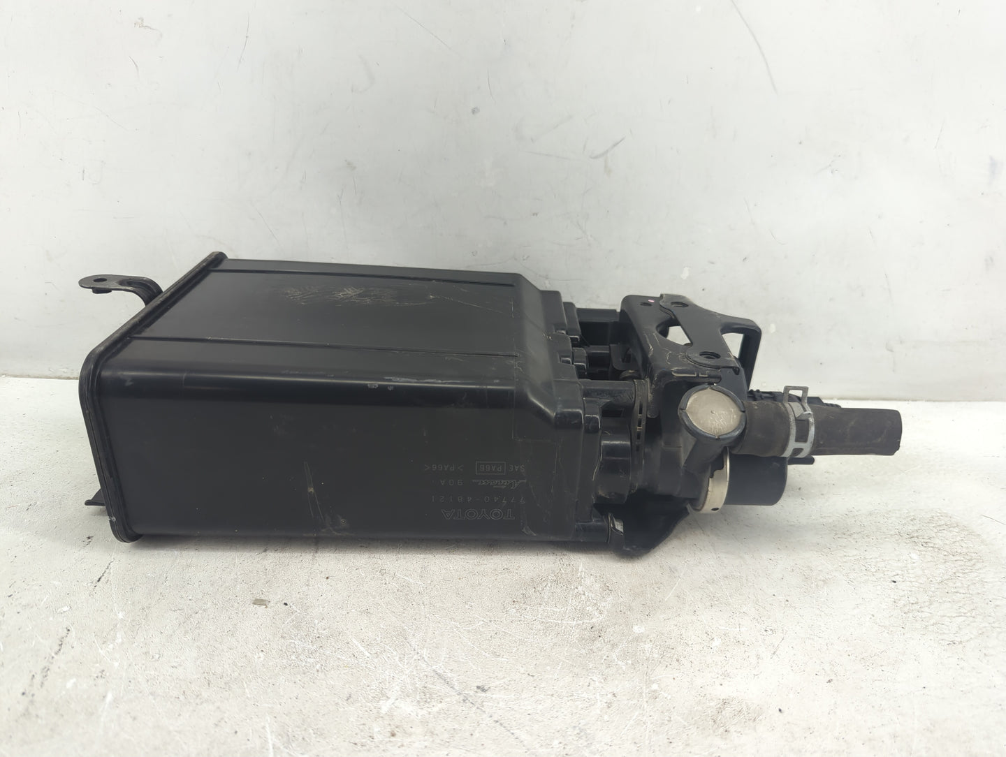 2009 Toyota Highlander Fuel Vapor Charcoal Canister - Oemusedautoparts1.com