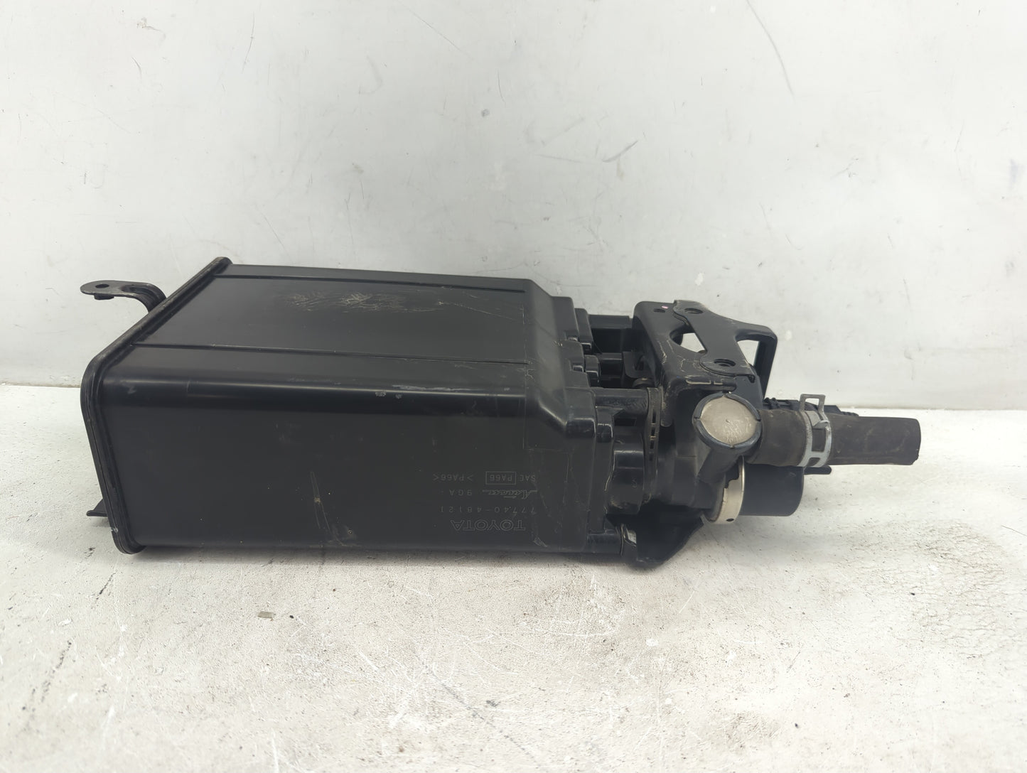 2009 Toyota Highlander Fuel Vapor Charcoal Canister - Oemusedautoparts1.com