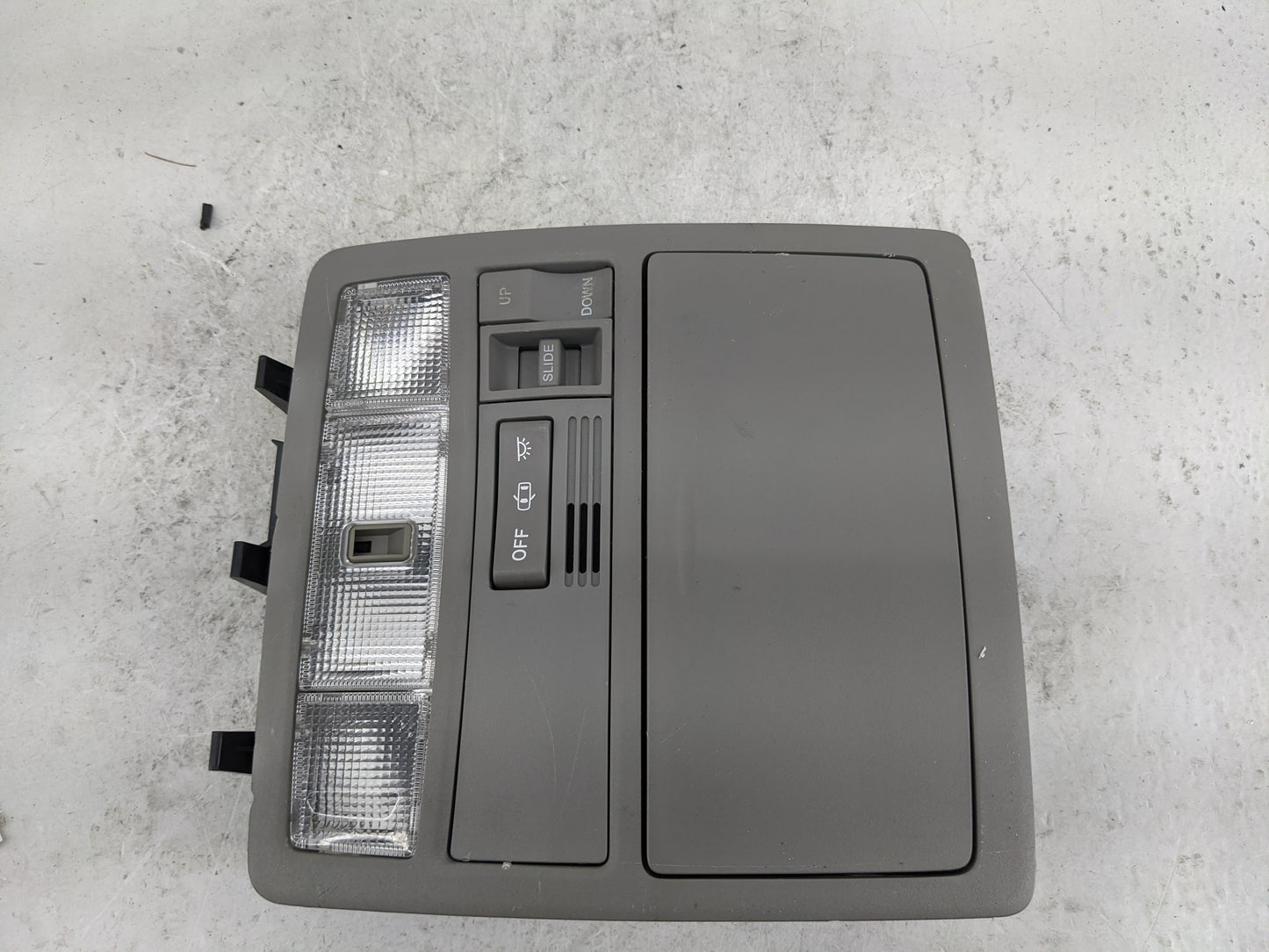 2009 Toyota Highlander Overhead Roof Console Gray - Oemusedautoparts1.com