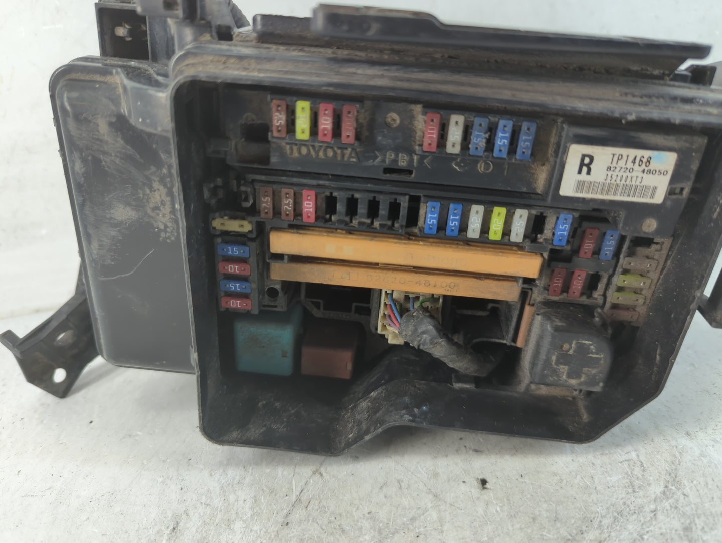 2008-2010 Toyota Highlander Fusebox Fuse Box Panel Relay Module P/N:82720-48050 Fits Fits 2008 2009 2010 OEM Used Auto Parts