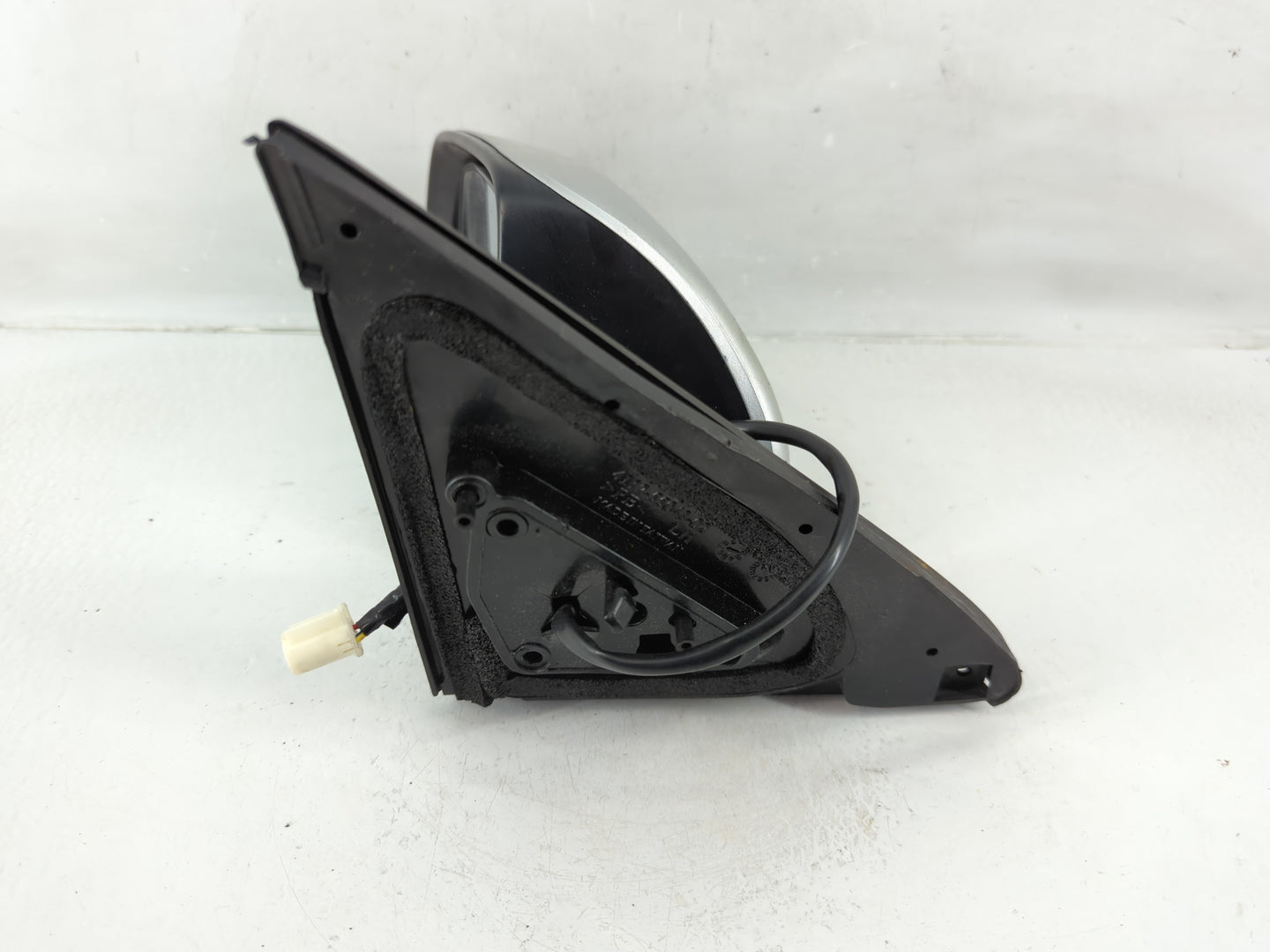 2009-2013 Toyota Matrix Driver Side View Mirror - Left Door Mirror OEM Used - Oemusedautoparts1.com