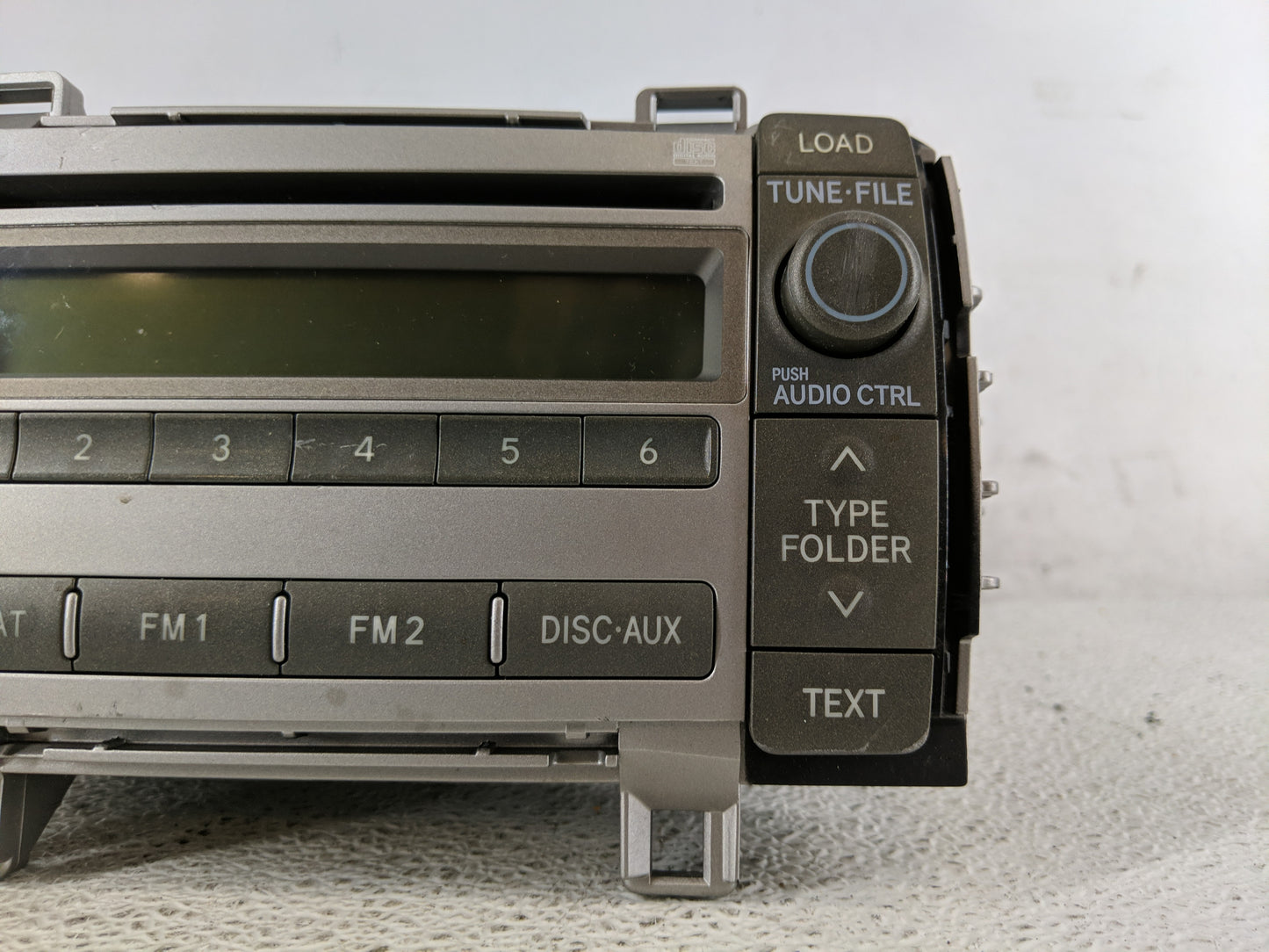 2009-2010 Toyota Matrix Radio AM FM Cd Player Receiver Replacement P/N:86120-02720 Fits Fits 2009 2010 OEM Used Auto Parts -