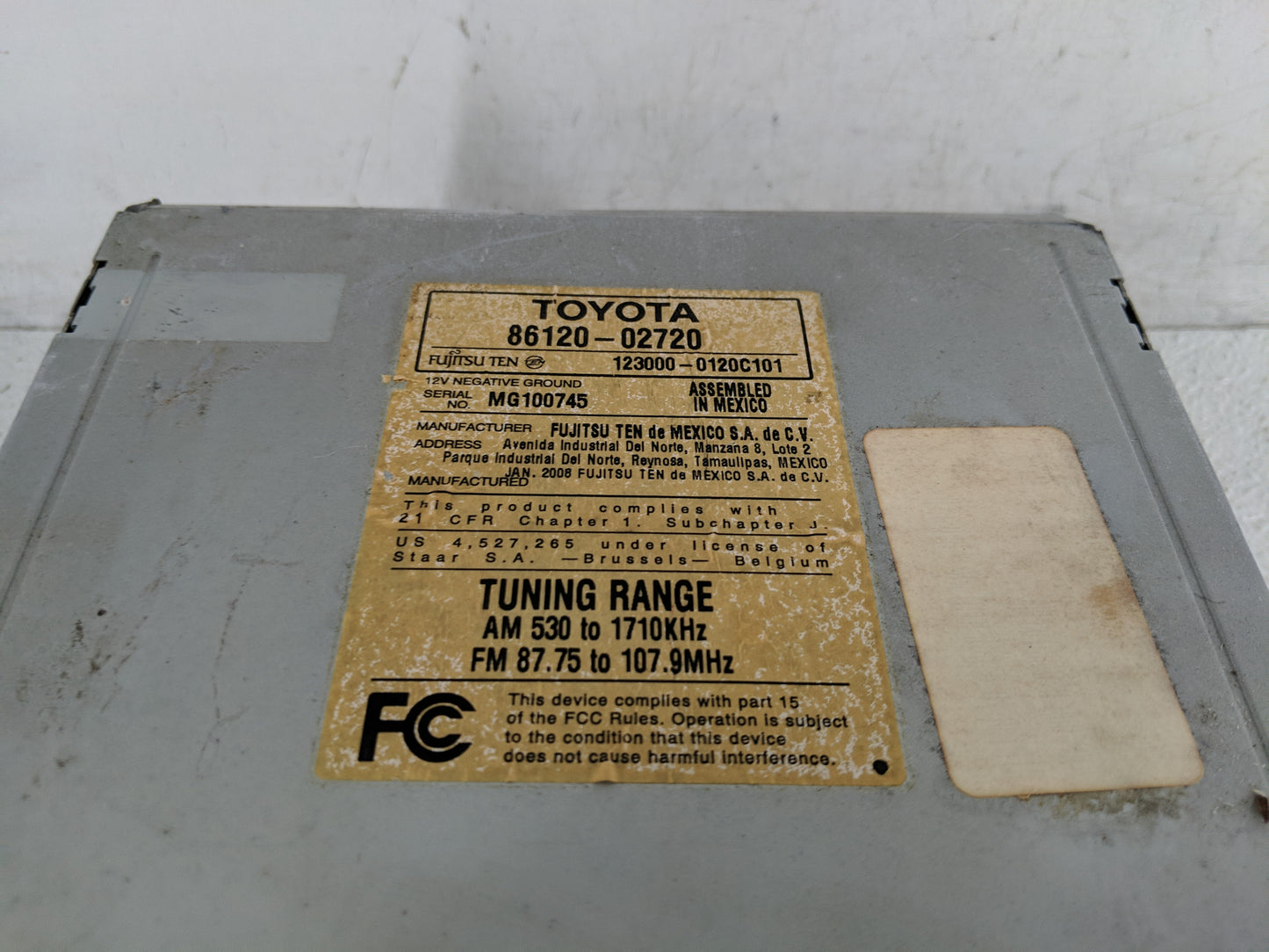 2009-2010 Toyota Matrix Radio AM FM Cd Player Receiver Replacement P/N:86120-02720 Fits Fits 2009 2010 OEM Used Auto Parts -