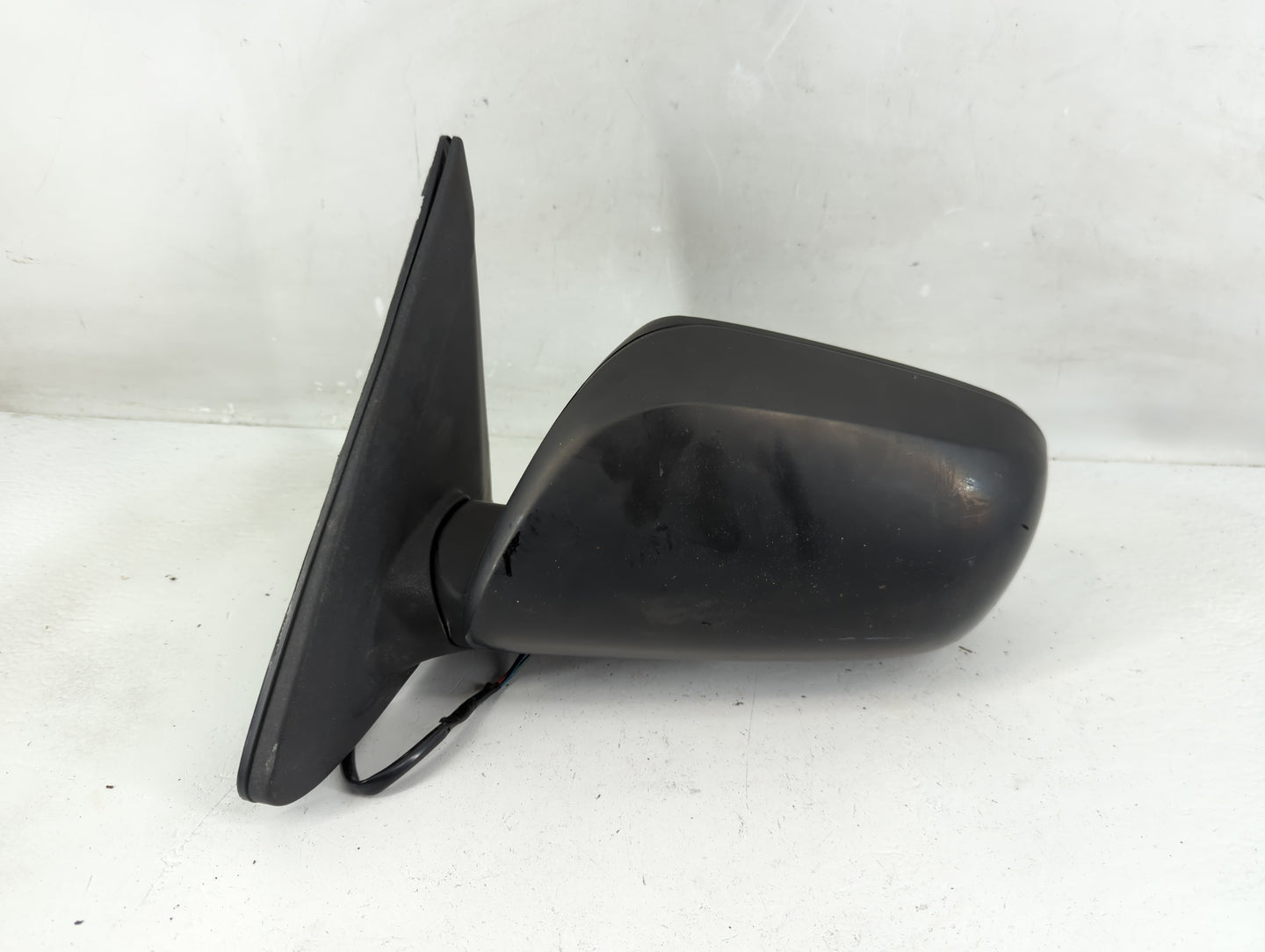 2009-2013 Toyota Matrix Driver Side View Mirror - Left Door Mirror OEM Used - Oemusedautoparts1.com