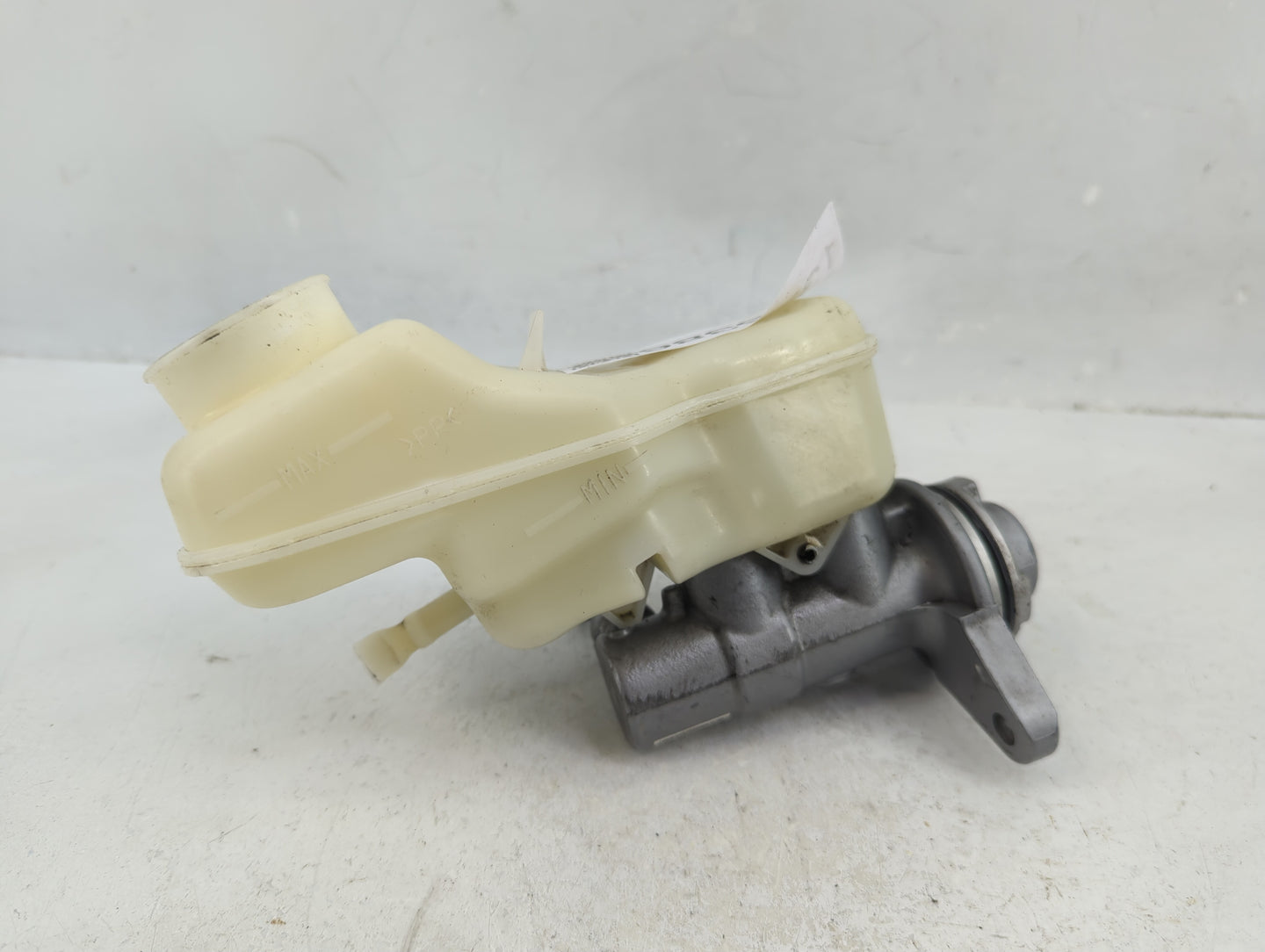 2009-2010 Toyota Matrix Brake Master Cylinder - Oemusedautoparts1.com