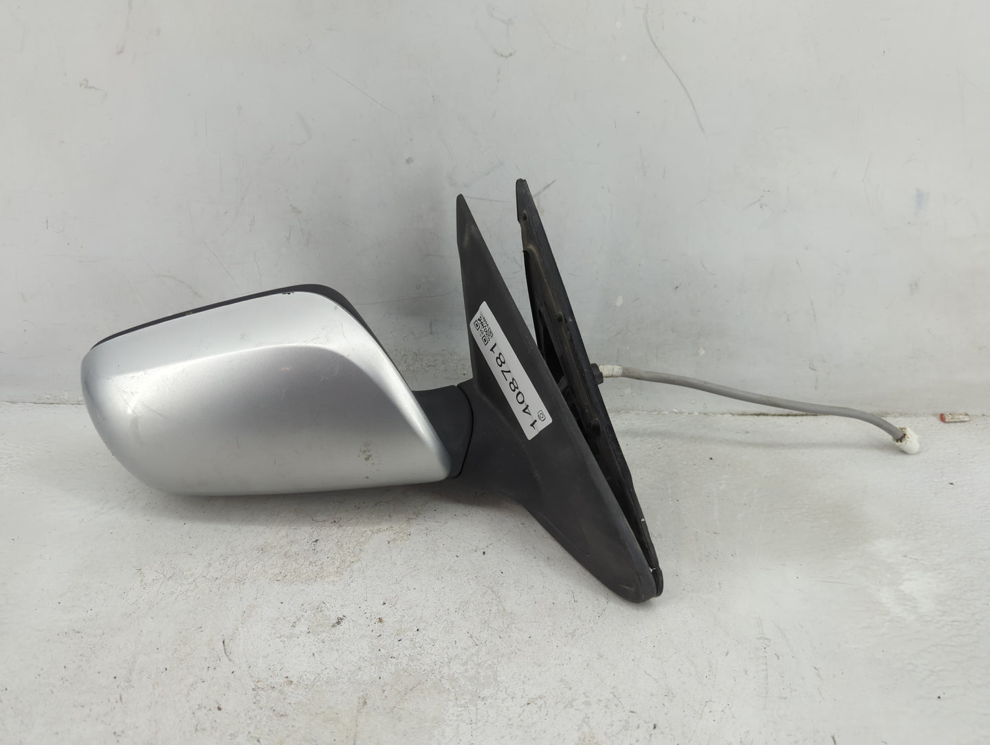 2009-2014 Toyota Matrix Passenger Right Side View Power Door Mirror 1408781 - Oemusedautoparts1.com
