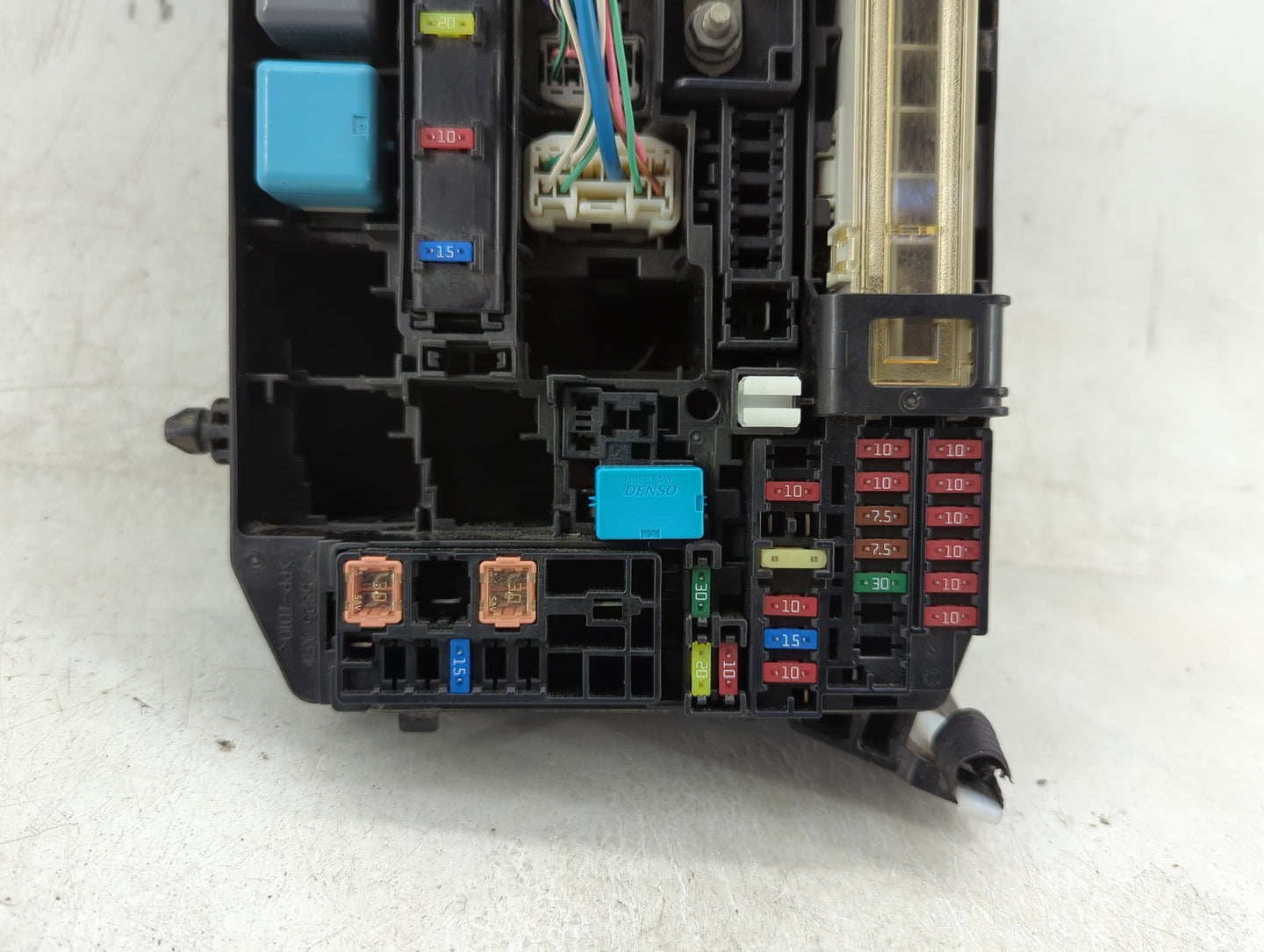 2009-2014 Toyota Matrix Fusebox Fuse Box Panel Relay Module P/N:82662-02270 Fits Fits 2009 2010 2011 2012 2013 2014 OEM Used
