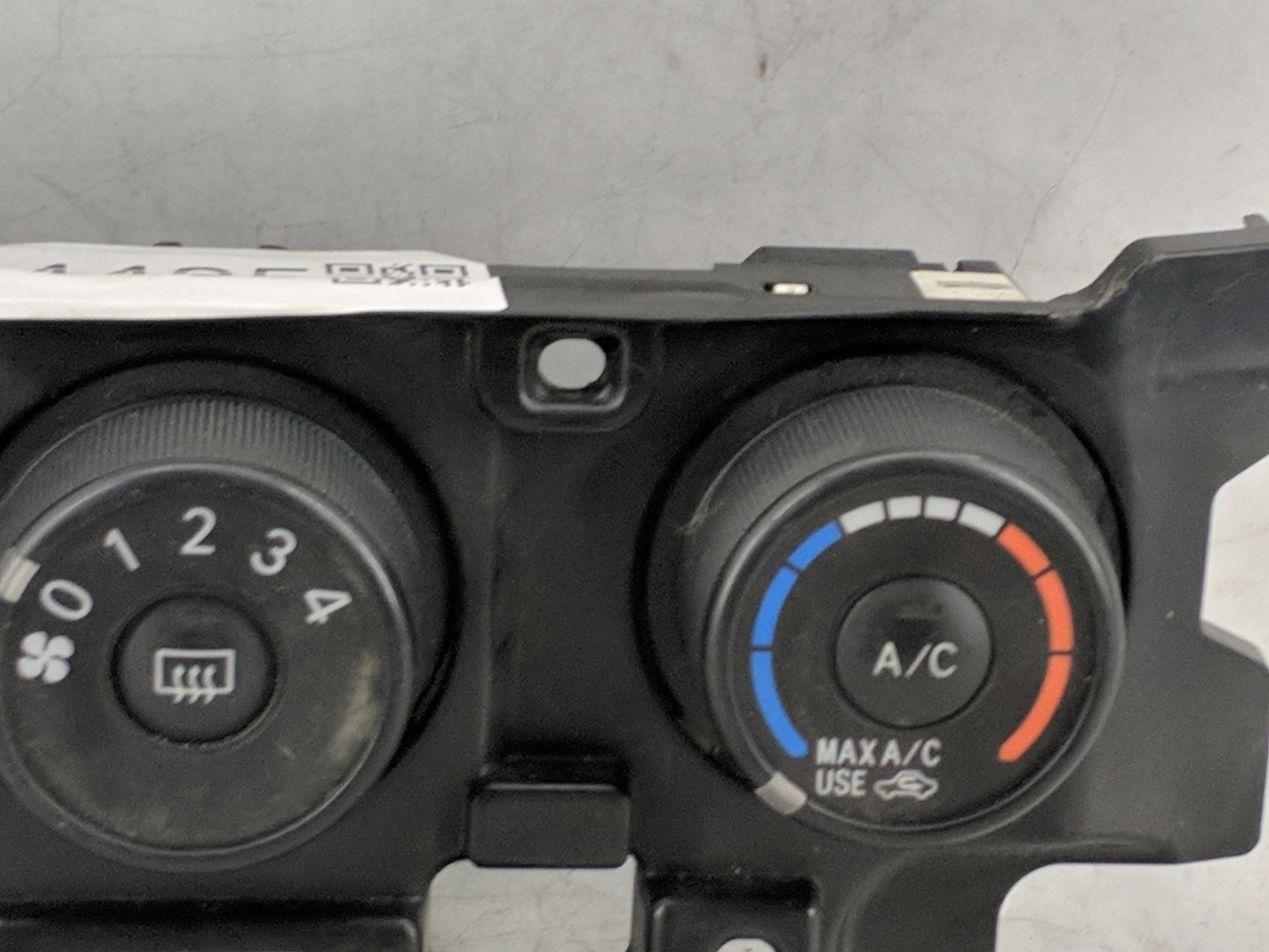 2009-2010 Toyota Matrix Climate Control Module Temperature AC/Heater Replacement P/N:55903 75D403 Fits Fits 2009 2010 OEM Us