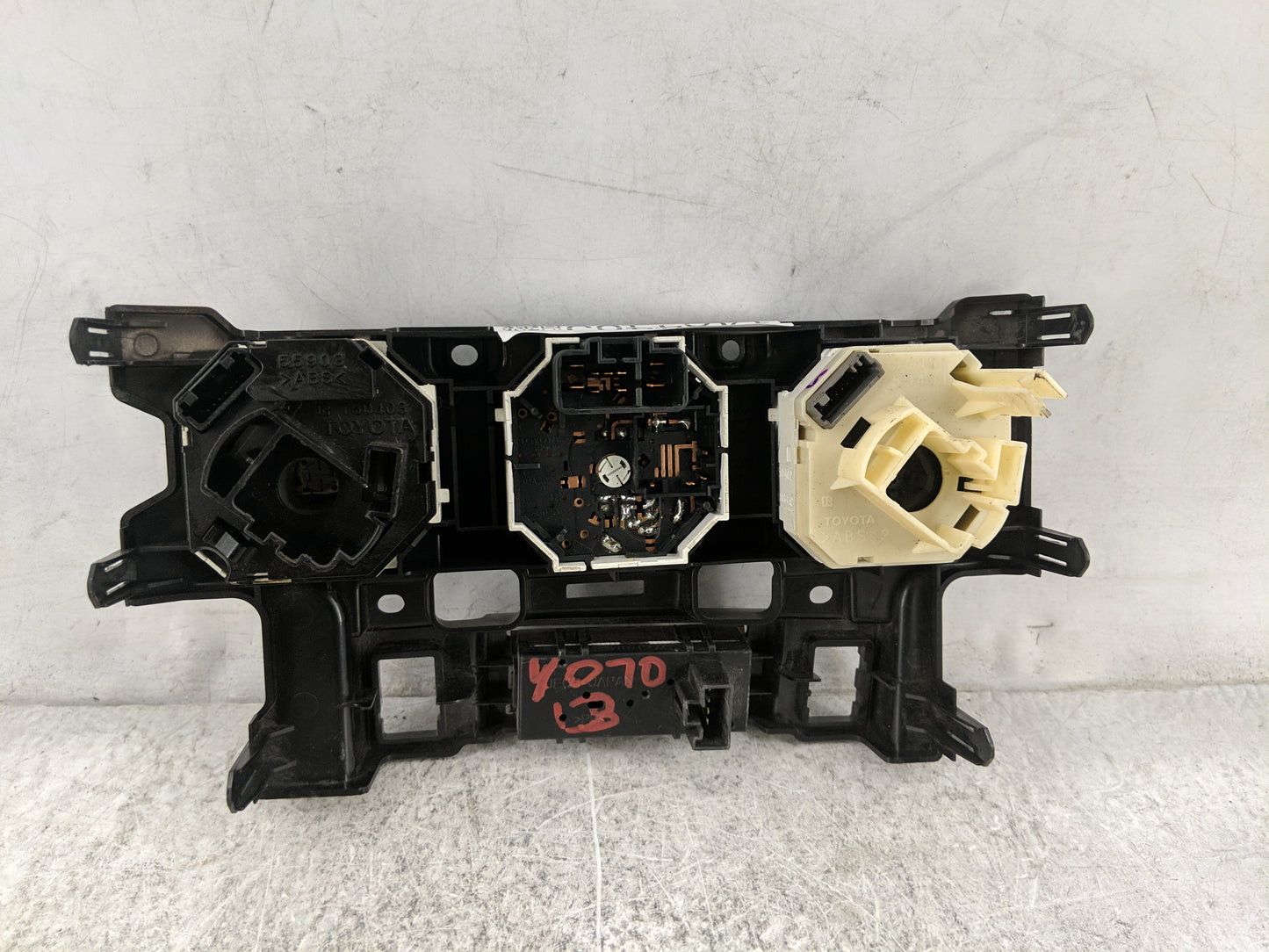 2009-2010 Toyota Matrix Climate Control Module Temperature AC/Heater Replacement P/N:55903 75D403 Fits Fits 2009 2010 OEM Us