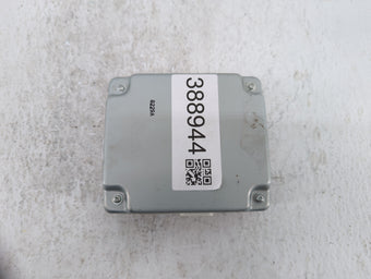 compare product 2009-2010 Toyota Matrix Am Fm Cd Player Radio Receiver 388944