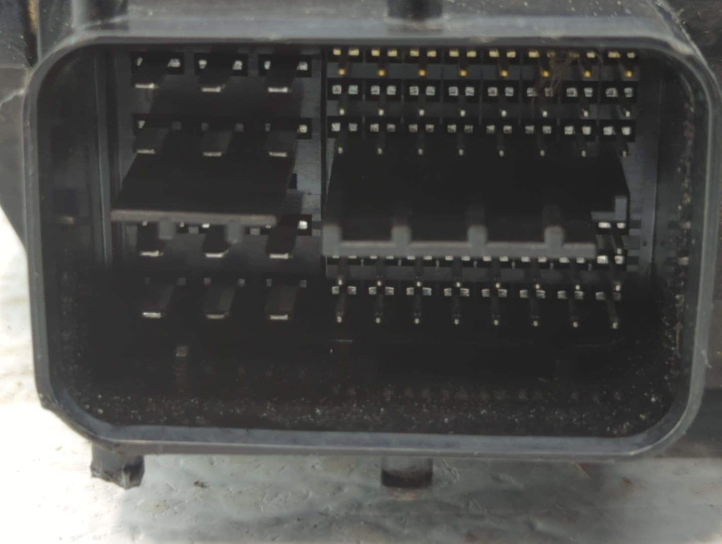 2009 Toyota Matrix PCM Engine Control Computer ECU ECM PCU OEM P/N:89661-02L40 Fits OEM Used Auto Parts - Oemusedautoparts1.