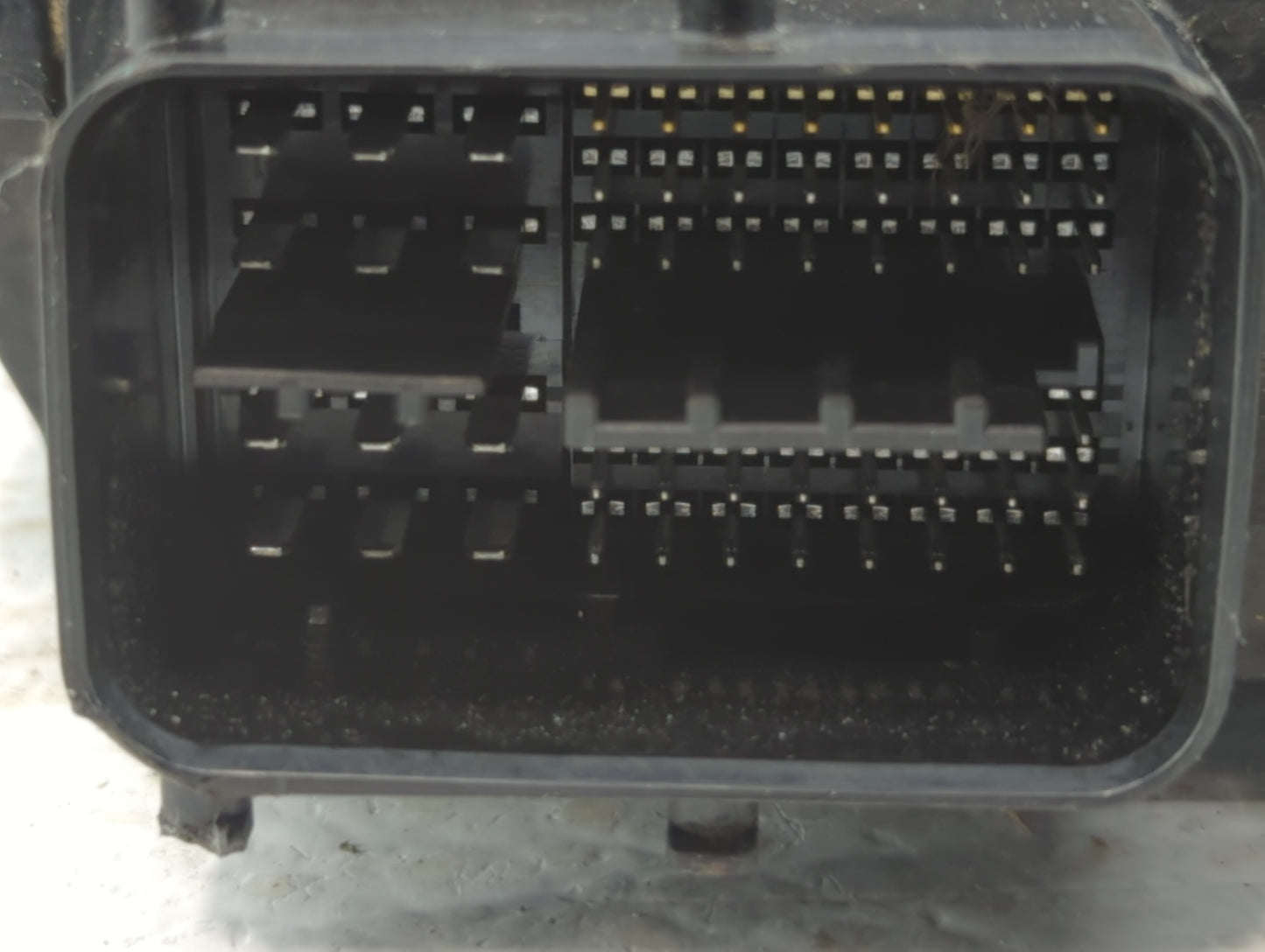 2009 Toyota Matrix PCM Engine Control Computer ECU ECM PCU OEM P/N:89661-02L40 Fits OEM Used Auto Parts - Oemusedautoparts1.
