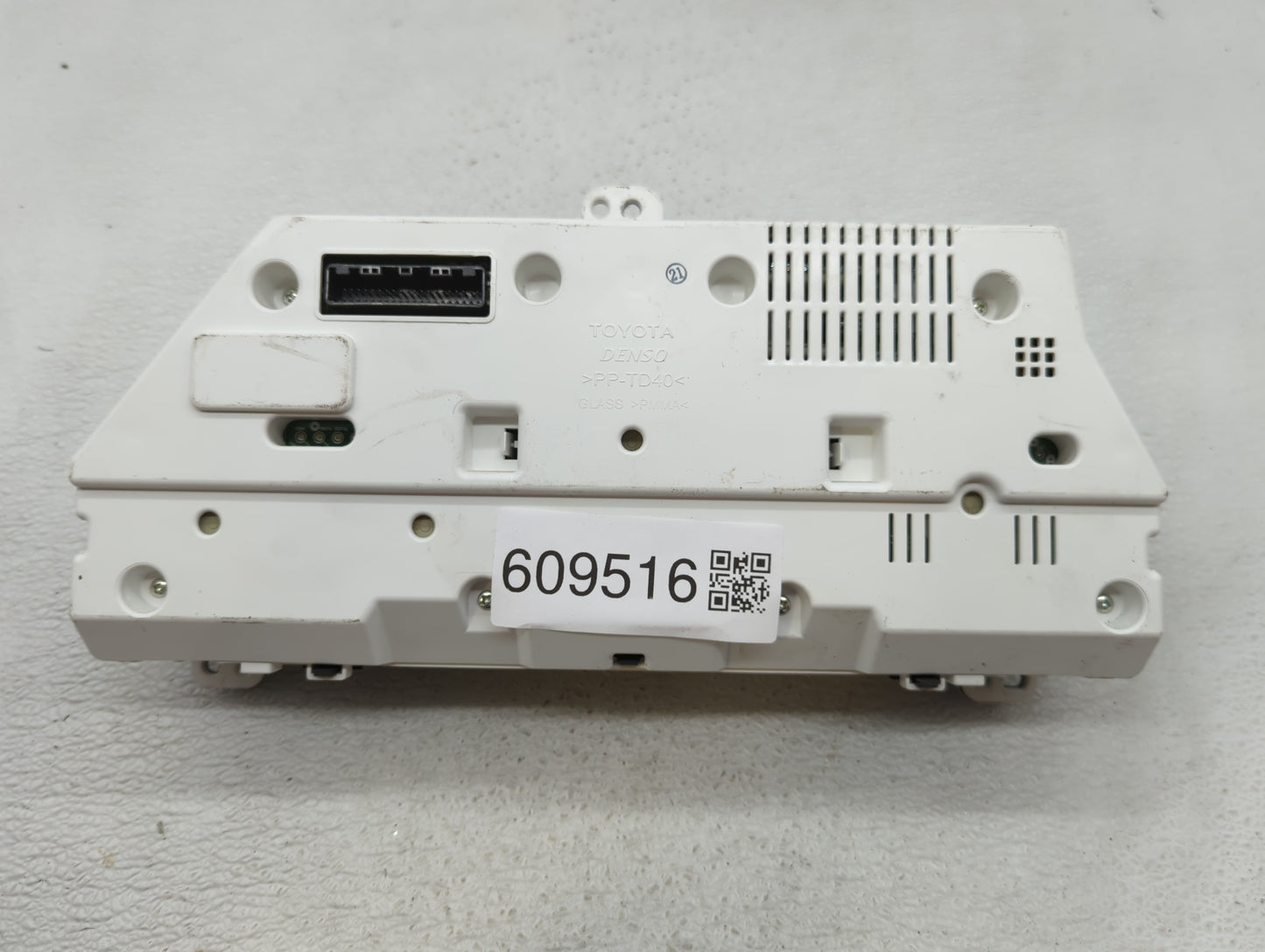 2009-2010 Toyota Matrix Instrument Cluster Speedometer Gauges P/N:TN257440-2042 83800-02000-00 Fits Fits 2009 2010 OEM Used 