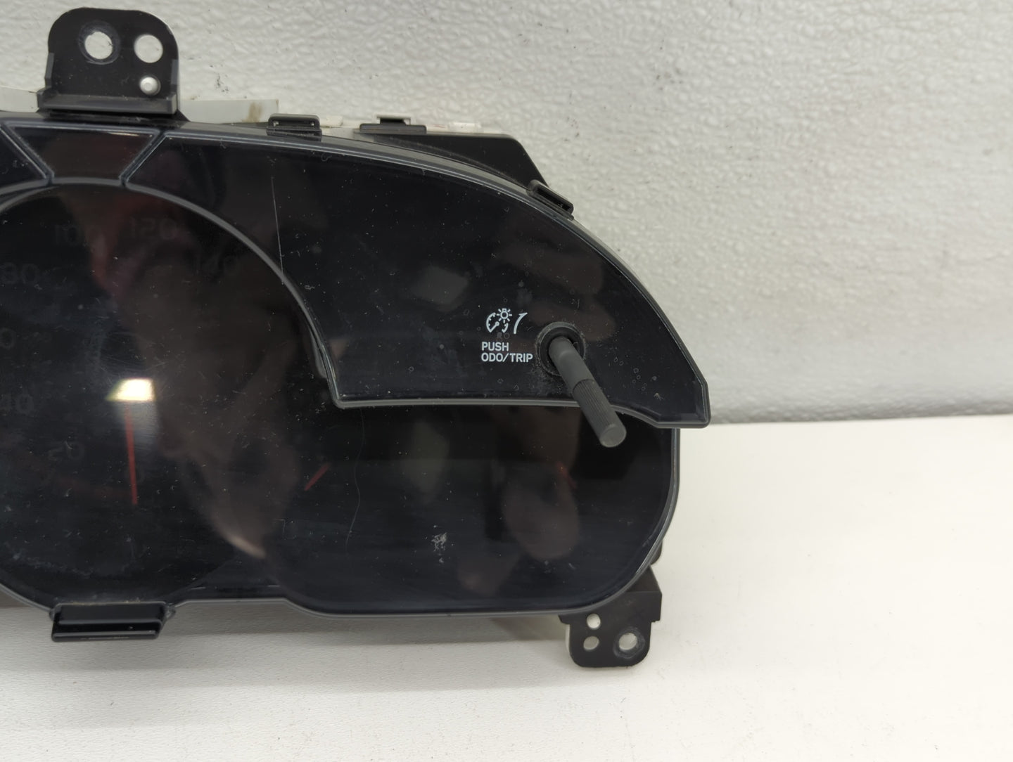 2009-2010 Toyota Matrix Instrument Cluster Speedometer Gauges P/N:TN257440-2042 83800-02U00-00 Fits Fits 2009 2010 OEM Used 