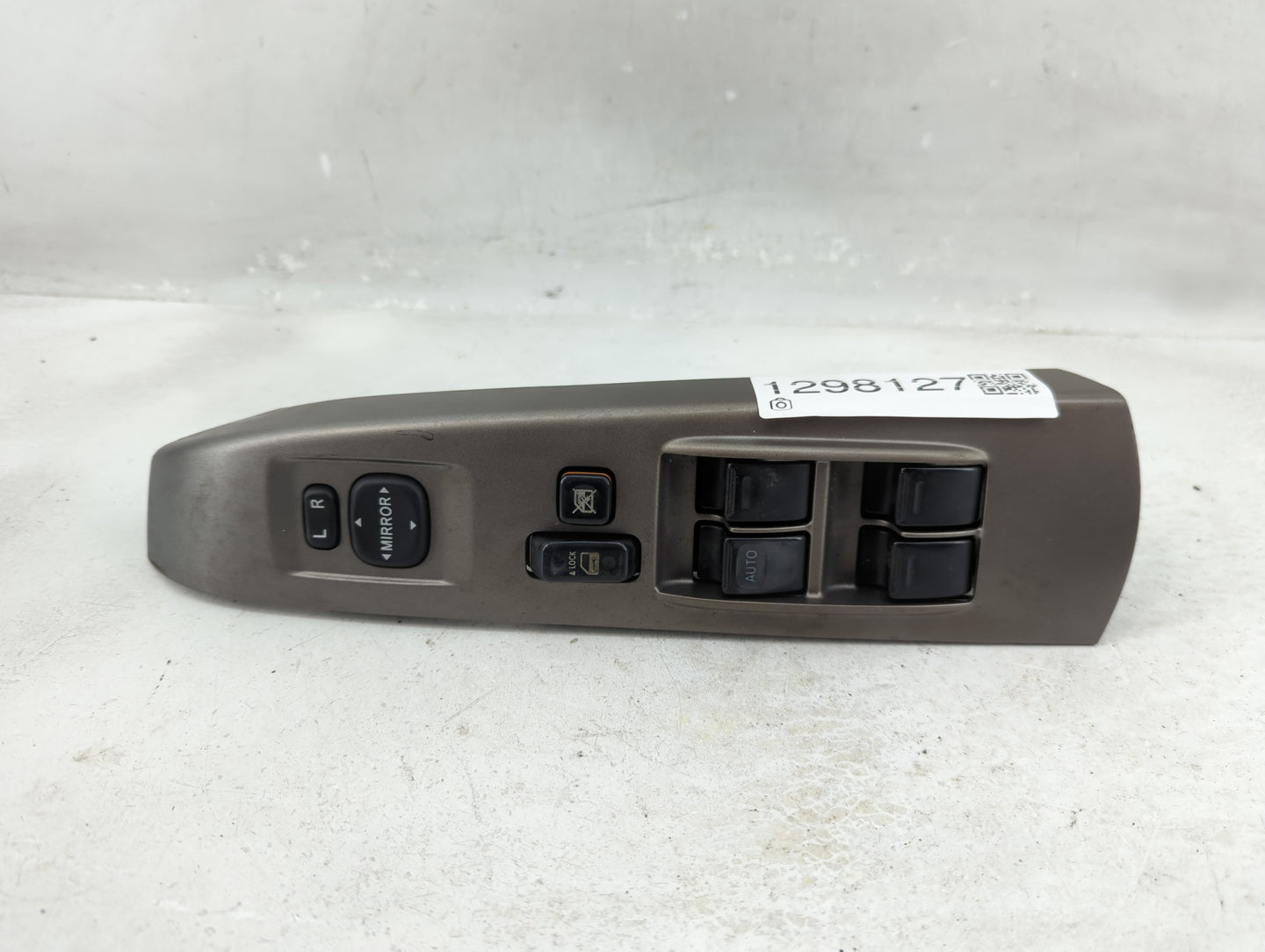 2004-2009 Toyota Prius Master Power Window Switch Replacement Driver Side Left P/N:84820-47050 Fits OEM Used Auto Parts - Oe