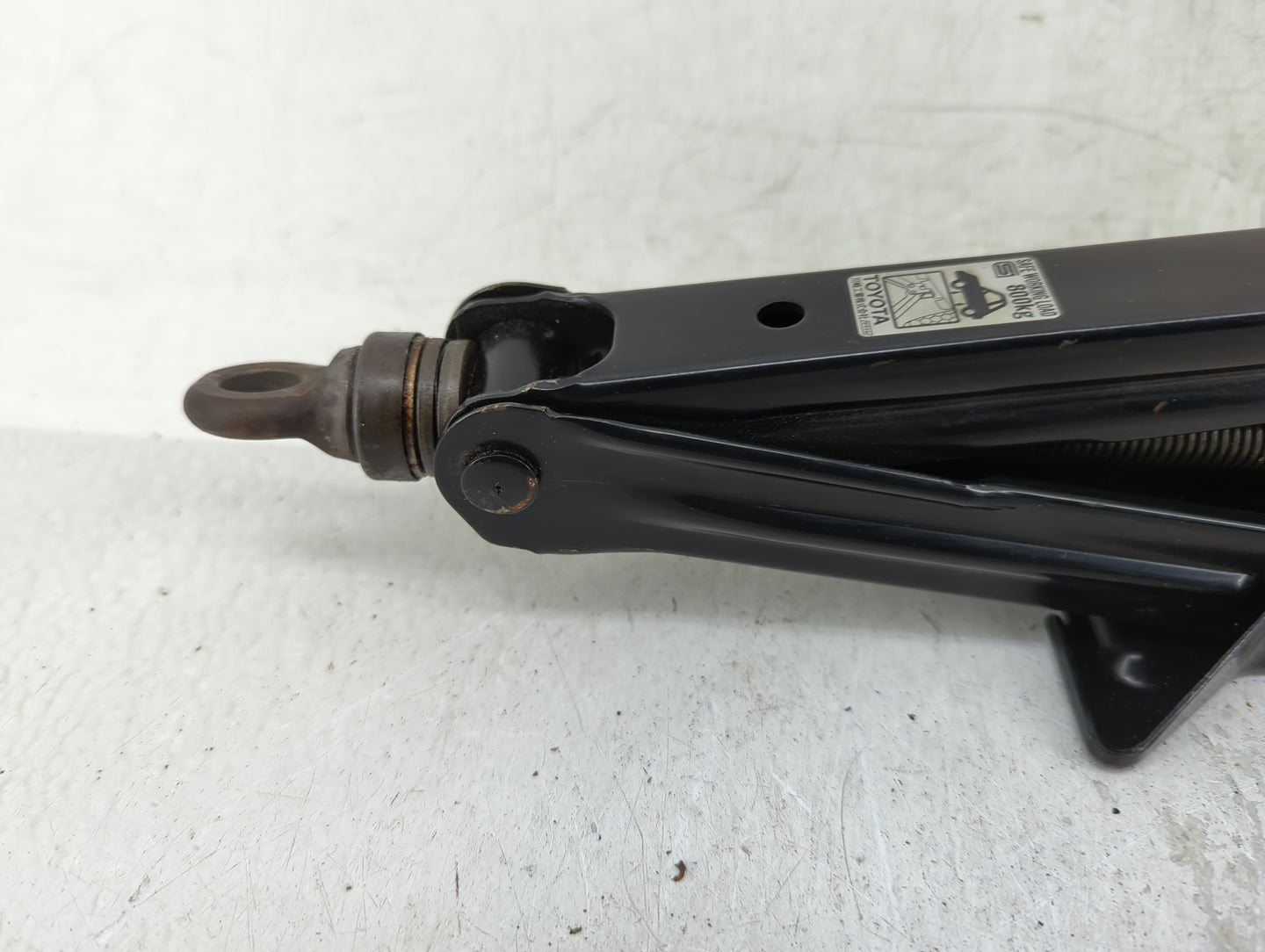 2009 Toyota Prius Spare Scissor Car Jack - Oemusedautoparts1.com