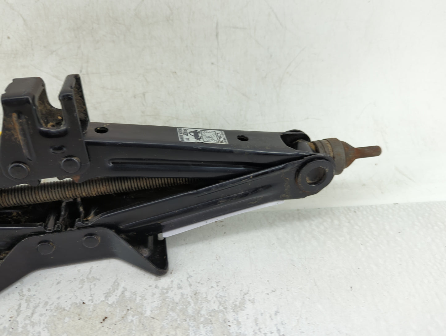 2009 Toyota Prius Spare Scissor Car Jack - Oemusedautoparts1.com