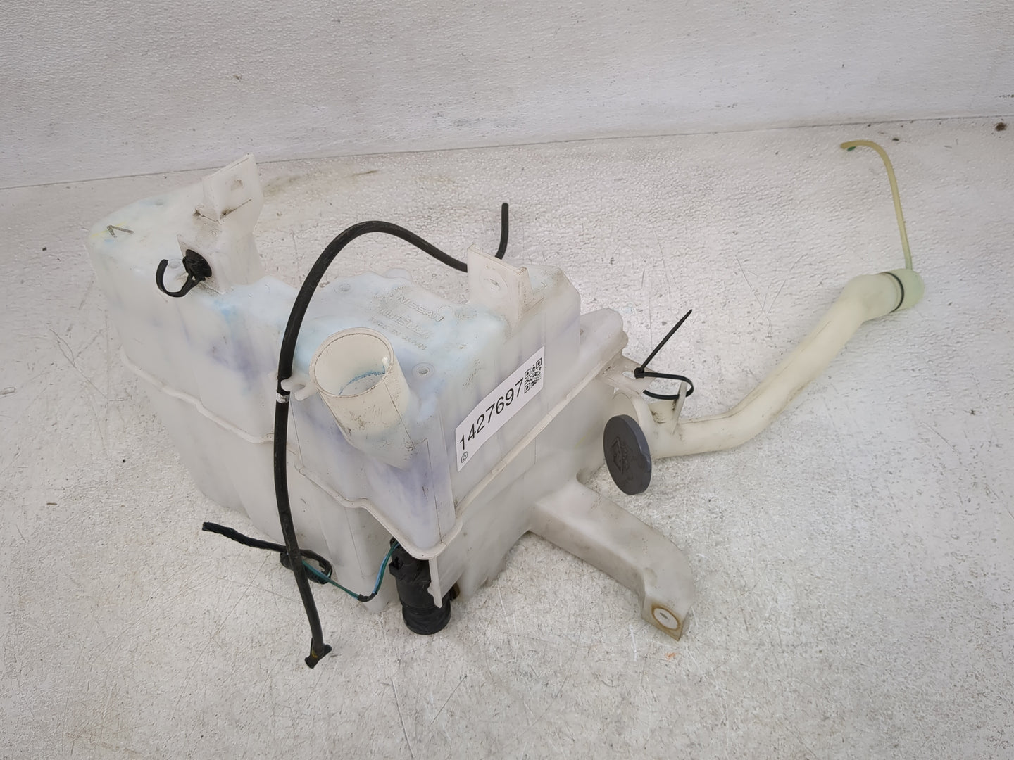 2004-2009 Toyota Prius Windshield Washer Fluid Reservoir Bottle Oem 1427697 - Oemusedautoparts1.com
