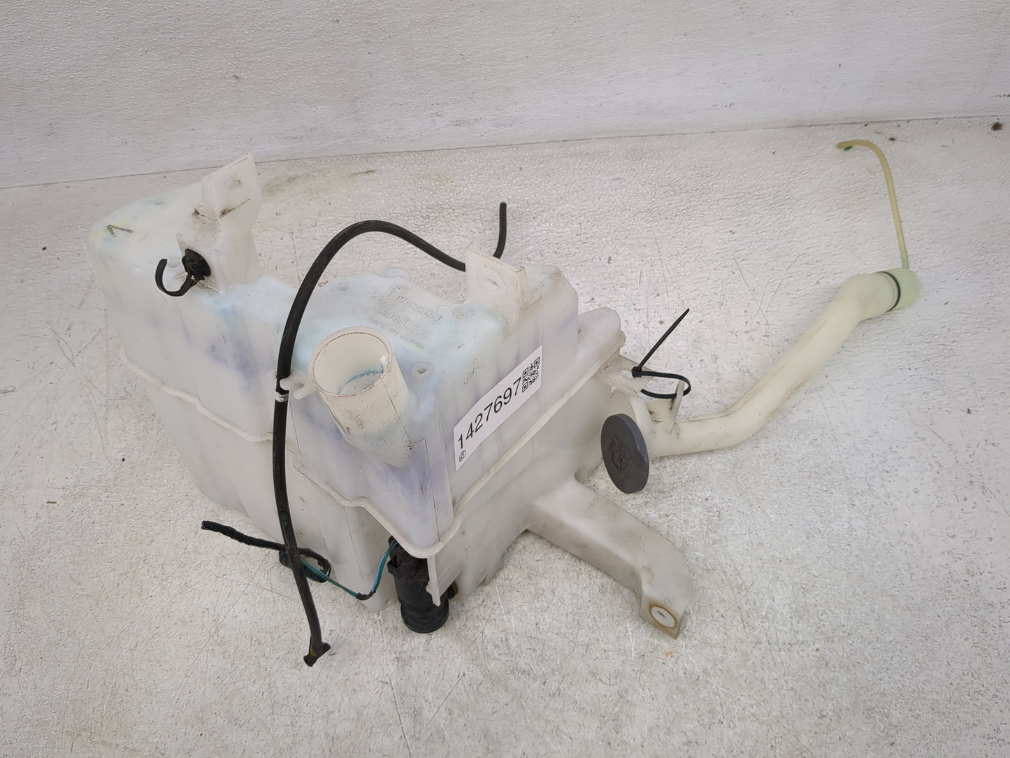 2004-2009 Toyota Prius Windshield Washer Fluid Reservoir Bottle Oem 1427697 - Oemusedautoparts1.com