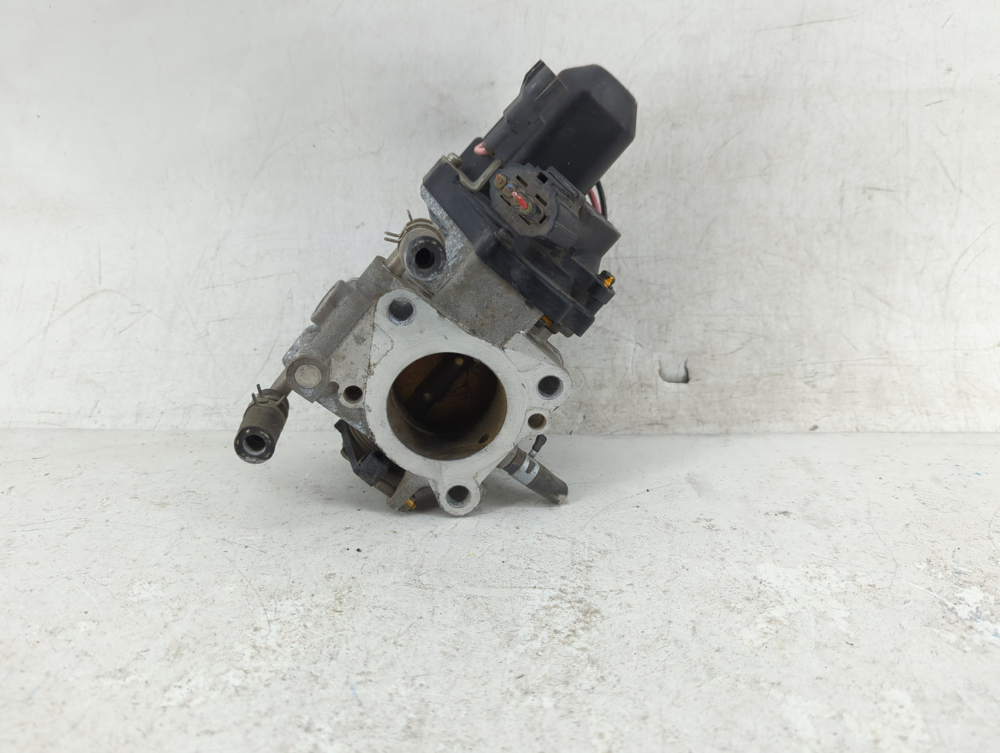 2001-2009 Toyota Prius Throttle Body Fits Fits 2001 2002 2003 2004 2005 2006 2007 2008 2009 OEM Used Auto Parts - Oemusedaut