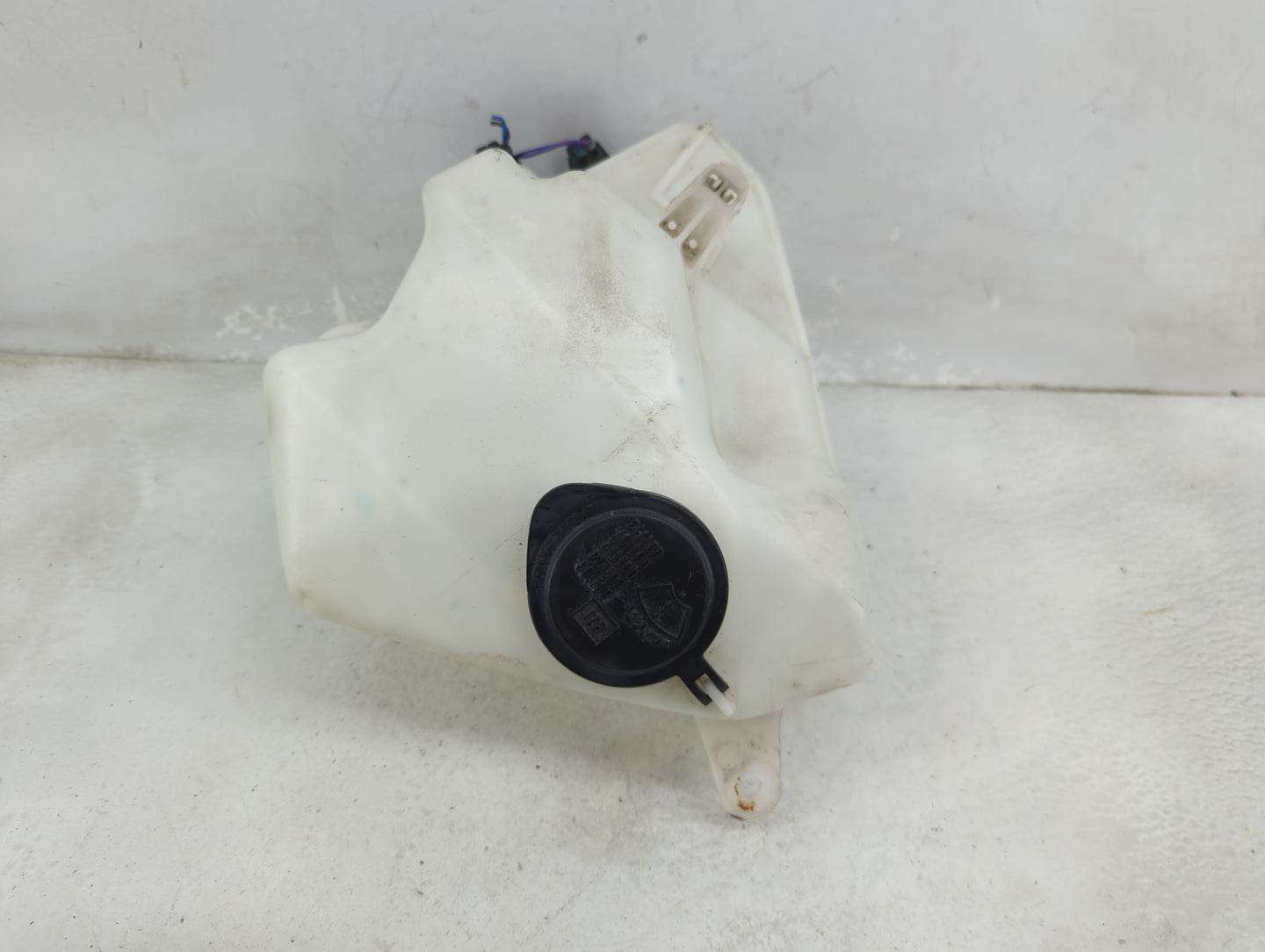 2004-2009 Toyota Prius Windshield Washer Fluid Reservoir Bottle Oem - Oemusedautoparts1.com