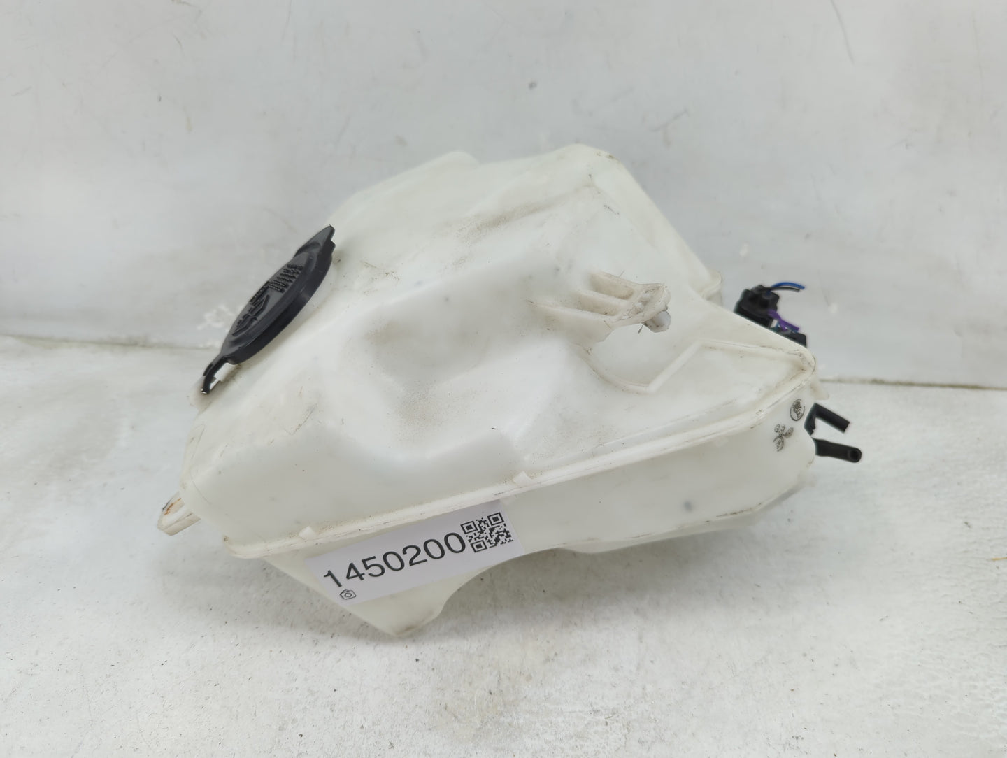 2004-2009 Toyota Prius Windshield Washer Fluid Reservoir Bottle Oem - Oemusedautoparts1.com