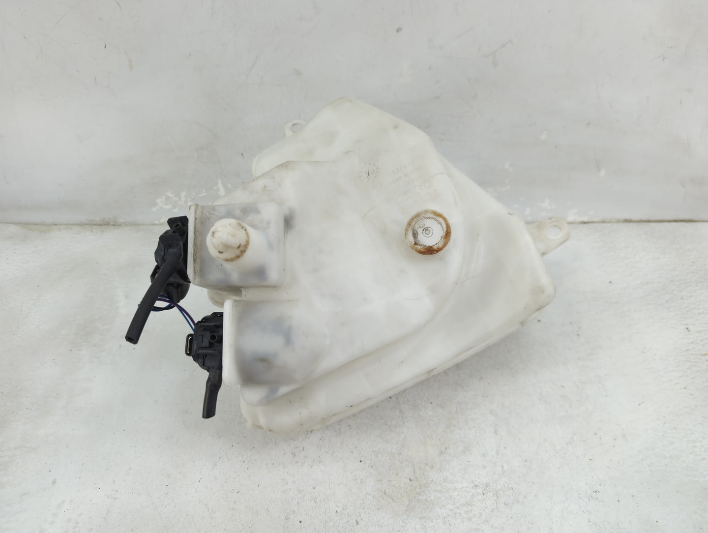 2004-2009 Toyota Prius Windshield Washer Fluid Reservoir Bottle Oem - Oemusedautoparts1.com