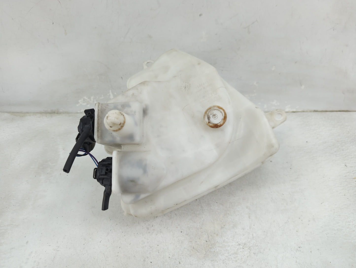2004-2009 Toyota Prius Windshield Washer Fluid Reservoir Bottle Oem - Oemusedautoparts1.com