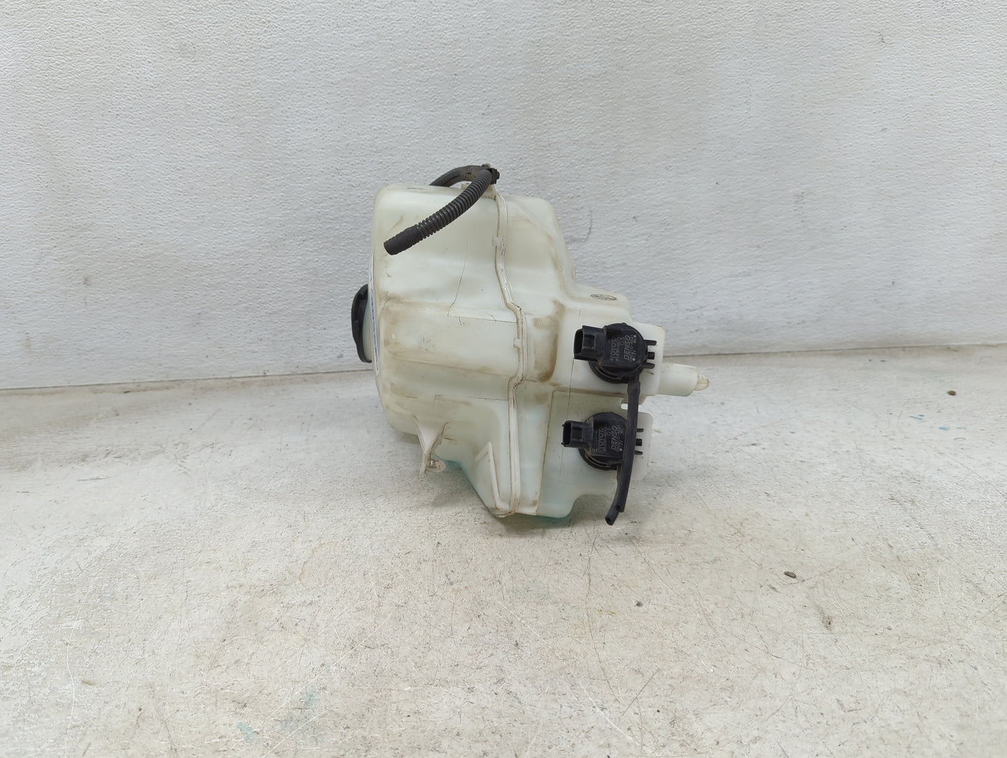 2004-2009 Toyota Prius Windshield Washer Fluid Reservoir Bottle Oem 1474036 - Oemusedautoparts1.com