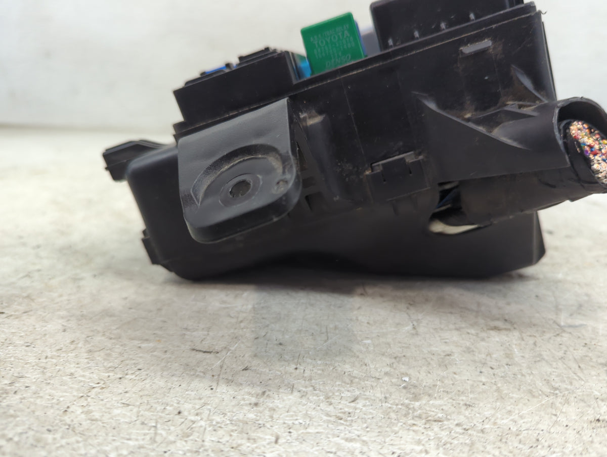 2004-2009 Toyota Prius Fusebox Fuse Box Panel Relay Module Fits Fits 2004 2005 2006 2007 2008 2009 OEM Used Auto Parts - Oem