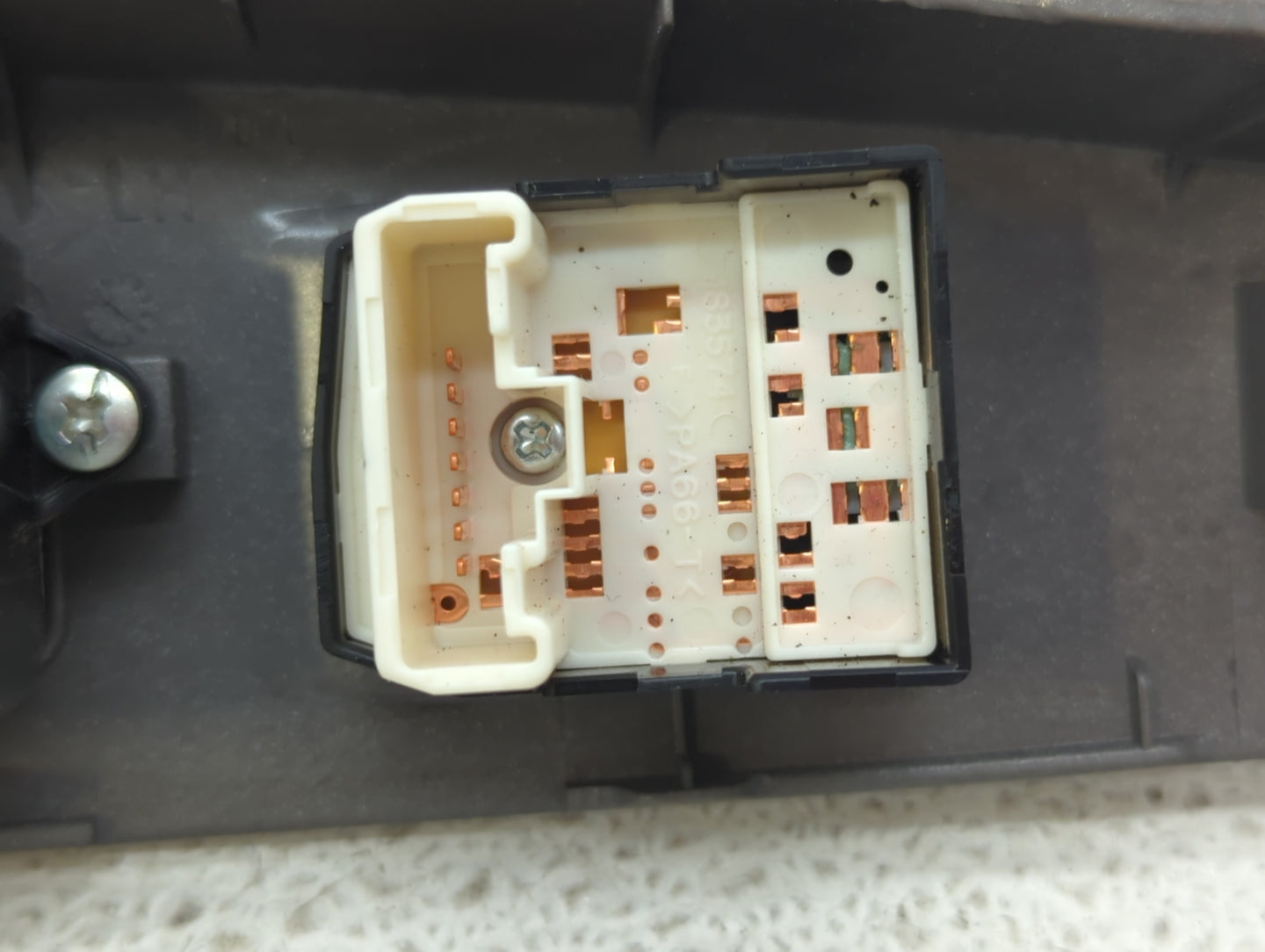 2004-2009 Toyota Prius Master Power Window Switch Replacement Driver Side Left P/N:74231-47090 84820-47021 Fits OEM Used Aut