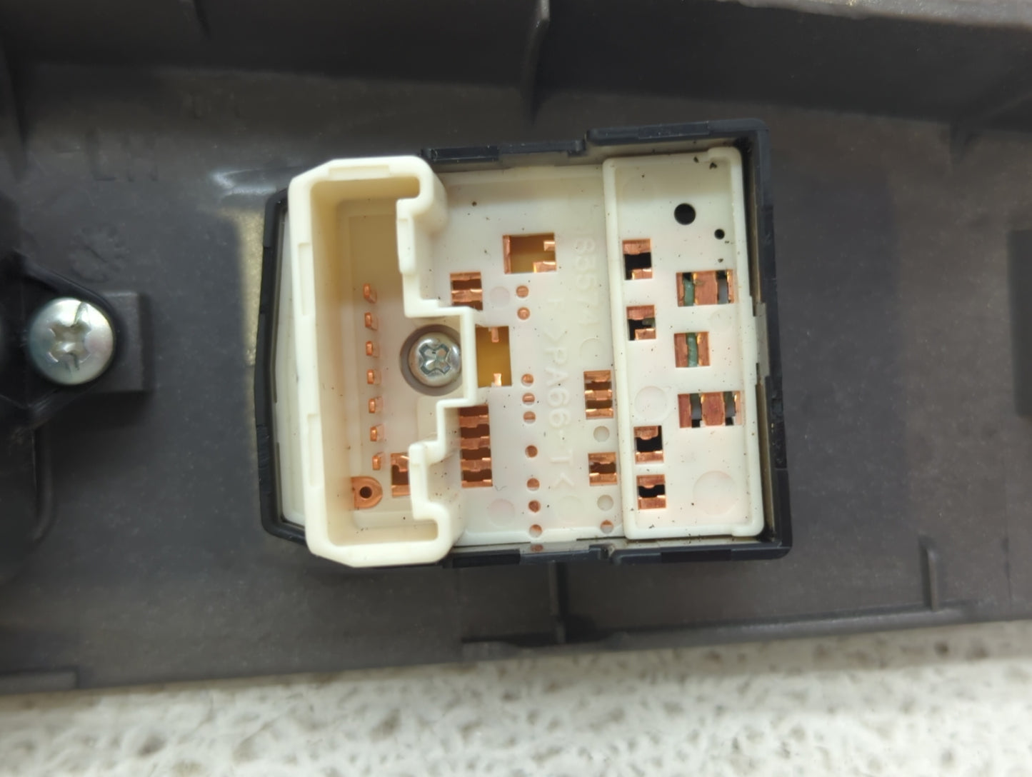 2004-2009 Toyota Prius Master Power Window Switch Replacement Driver Side Left P/N:74231-47090 84820-47021 Fits OEM Used Aut